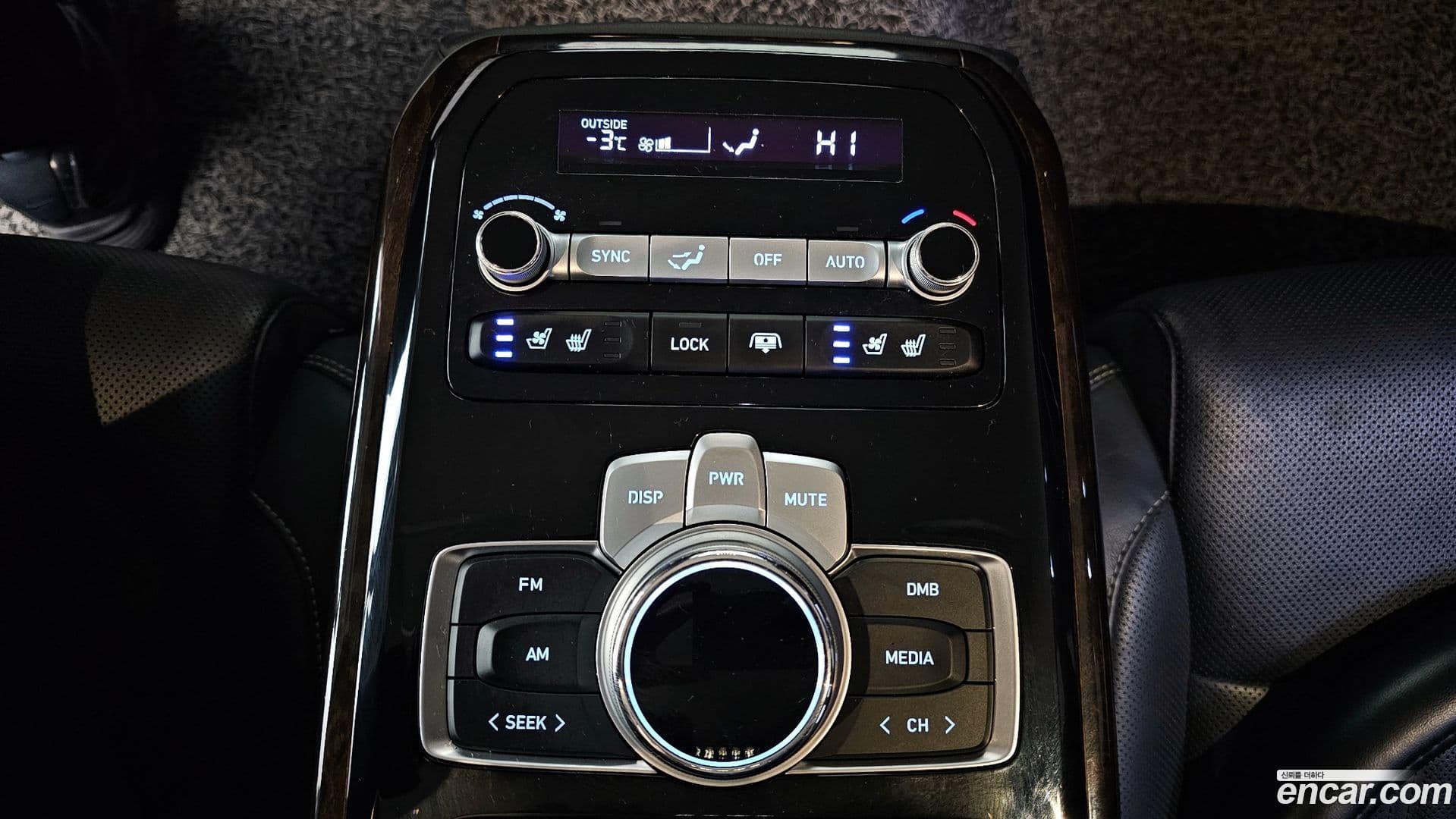 Main__Slider__Photo:G90 Genesis 2019.3-18