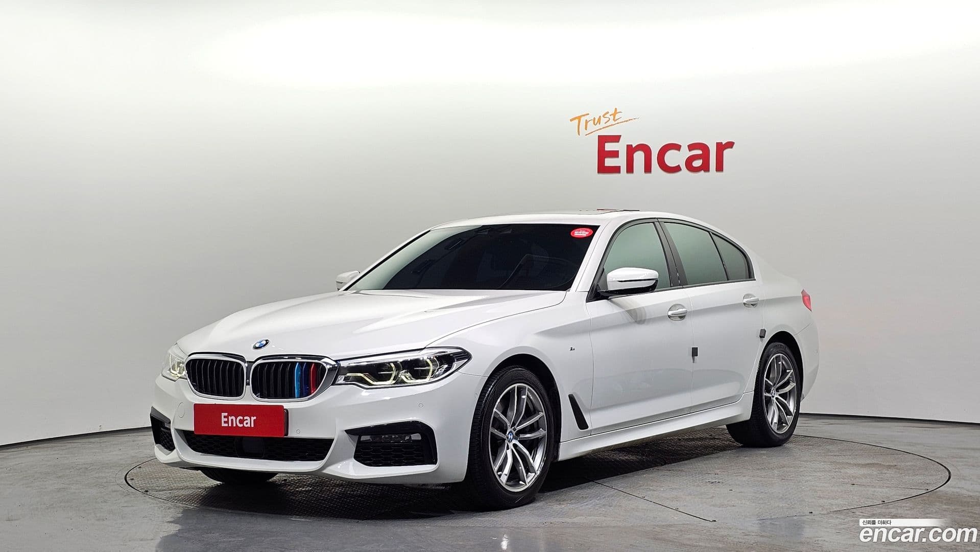 Main__Slider__Photo:5-Series BMW 2017.5-0