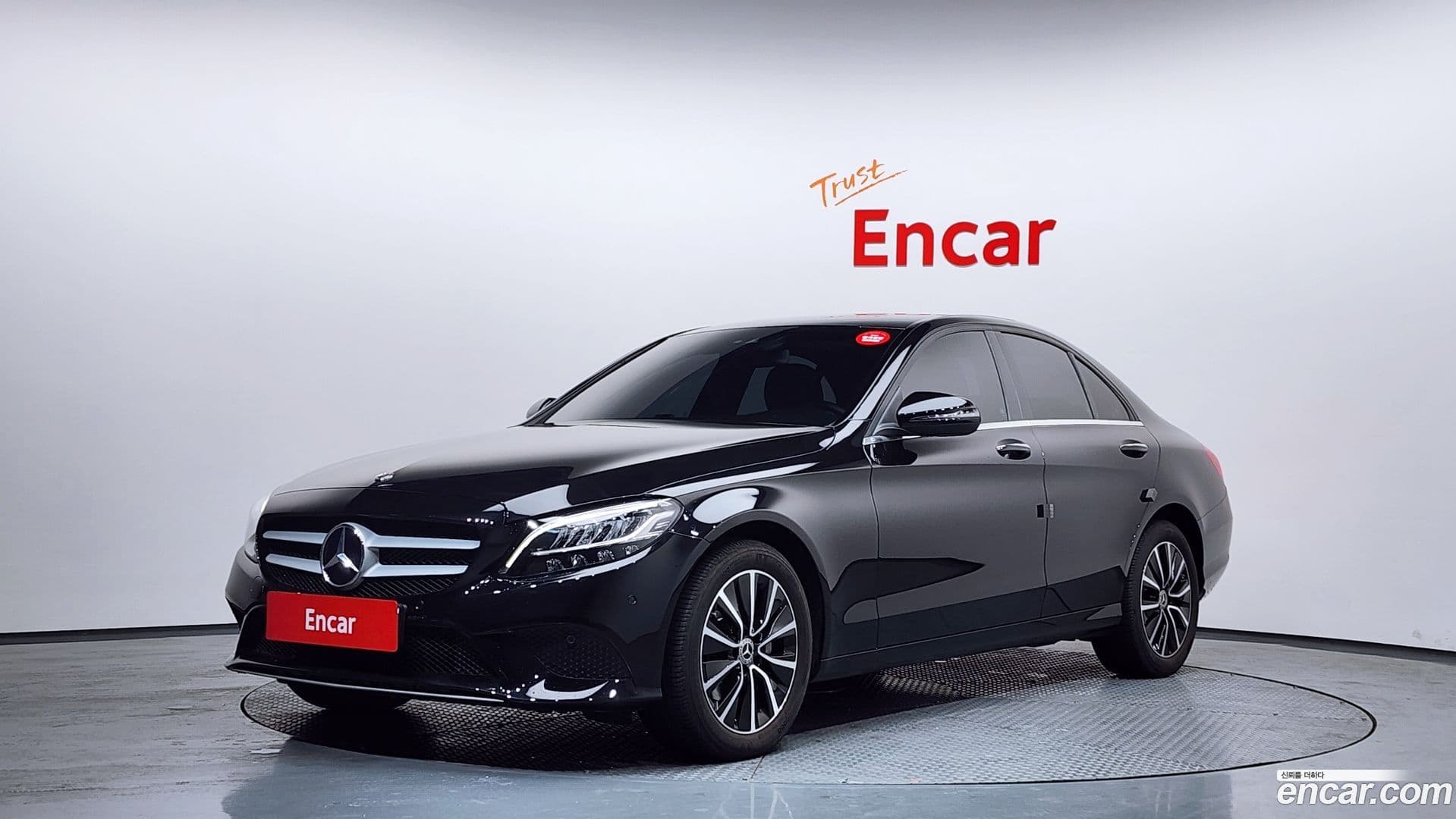 Main__Slider__Photo:C-Class Mercedes-Benz 2019.10-0