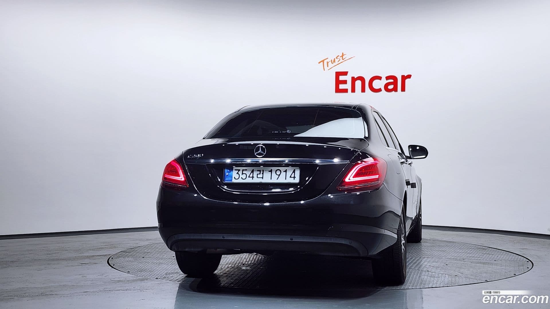 Main__Slider__Photo:C-Class Mercedes-Benz 2019.10-3