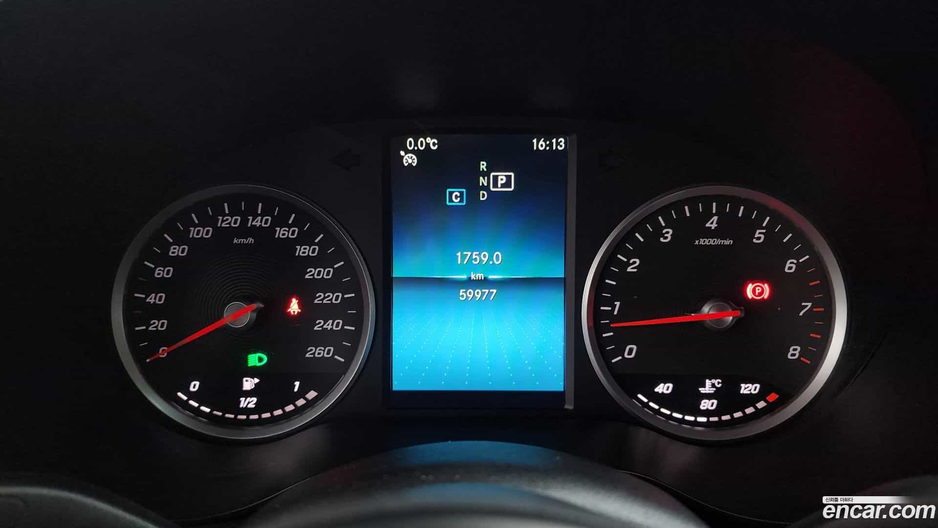 C-Class Mercedes-Benz 2019.10-INNER-008