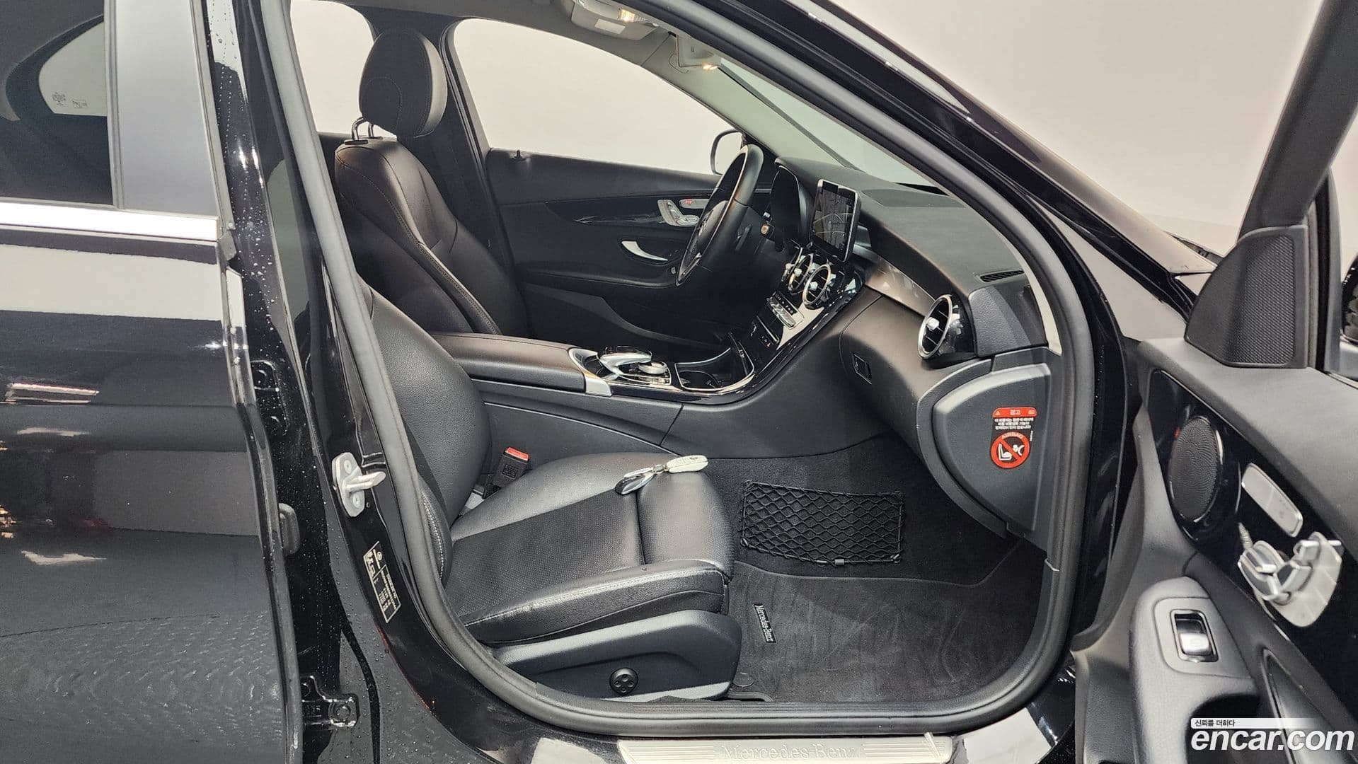 Main__Slider__Photo:C-Class Mercedes-Benz 2019.10-10