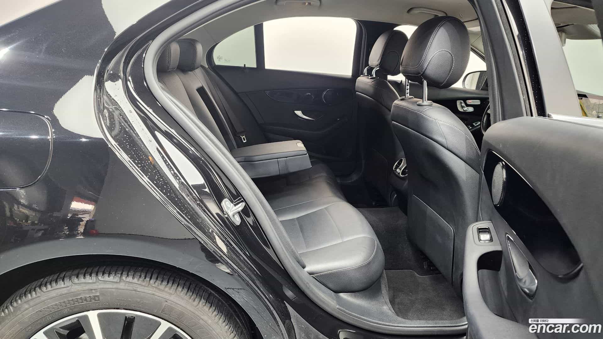 C-Class Mercedes-Benz 2019.10-OPTION-016