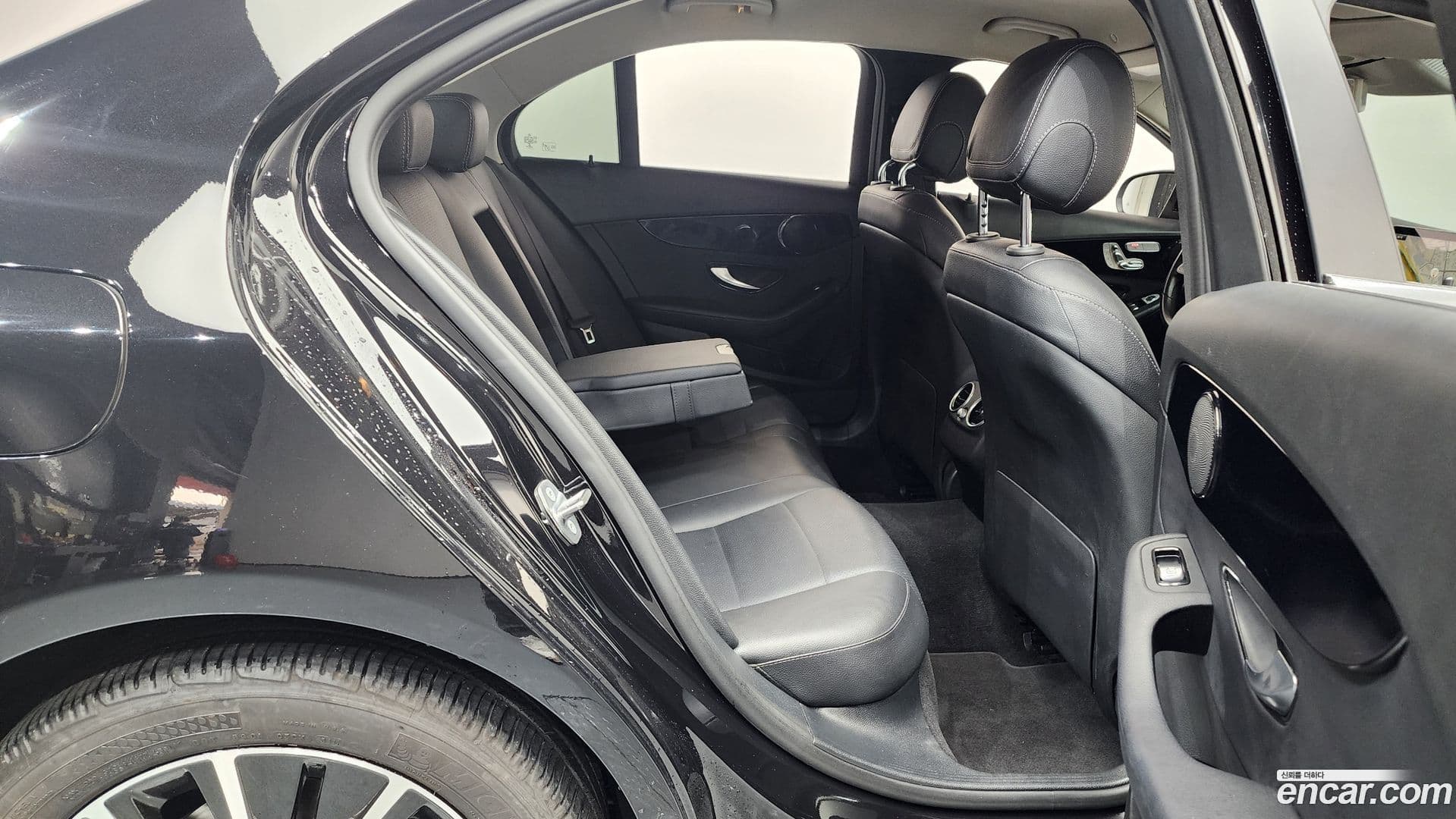 Main__Slider__Photo:C-Class Mercedes-Benz 2019.10-11