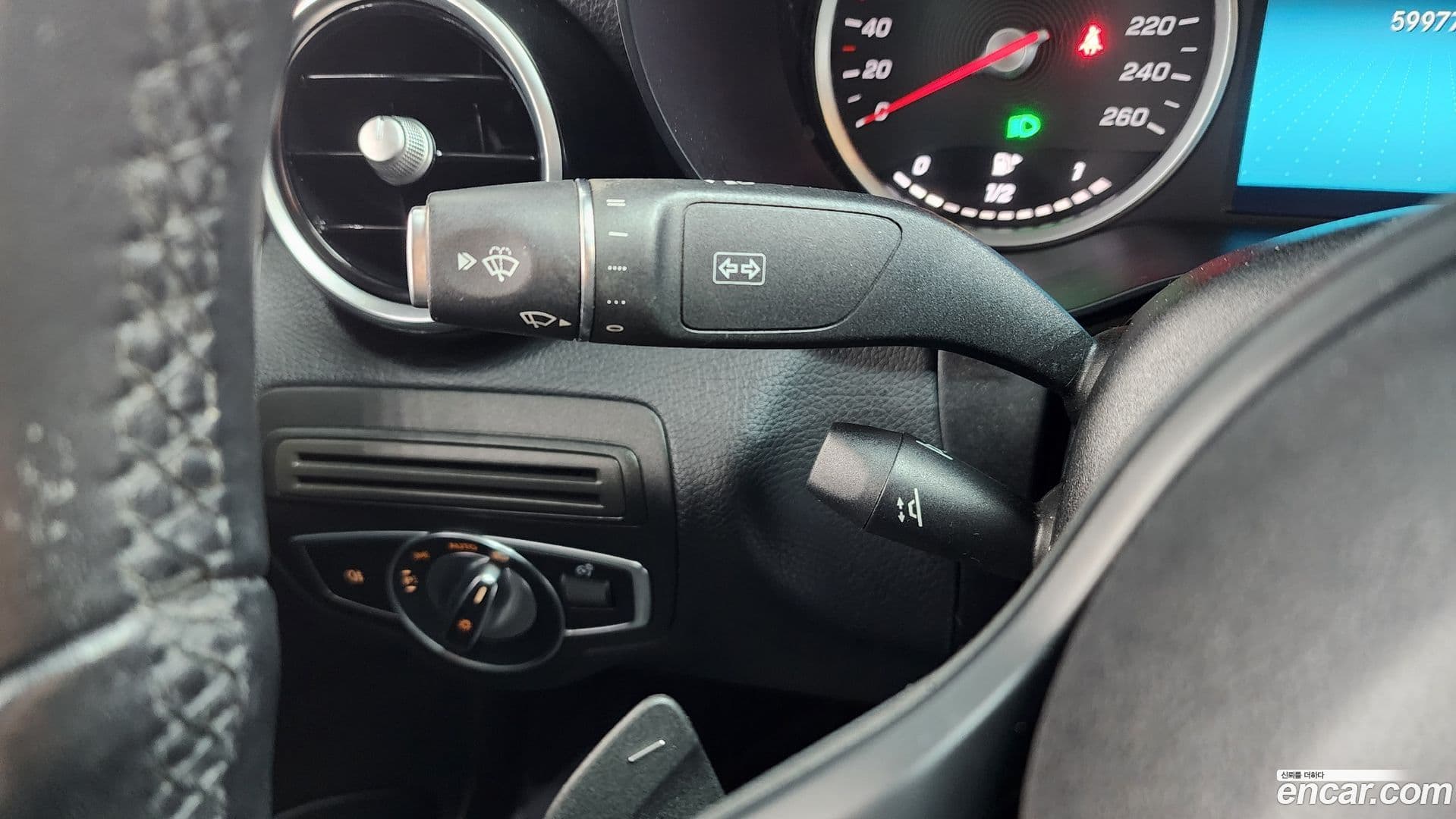 Main__Slider__Photo:C-Class Mercedes-Benz 2019.10-13