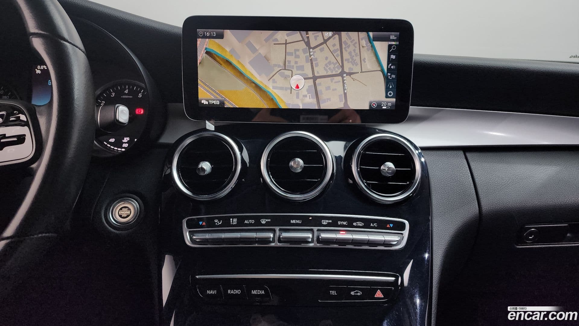 Main__Slider__Photo:C-Class Mercedes-Benz 2019.10-14