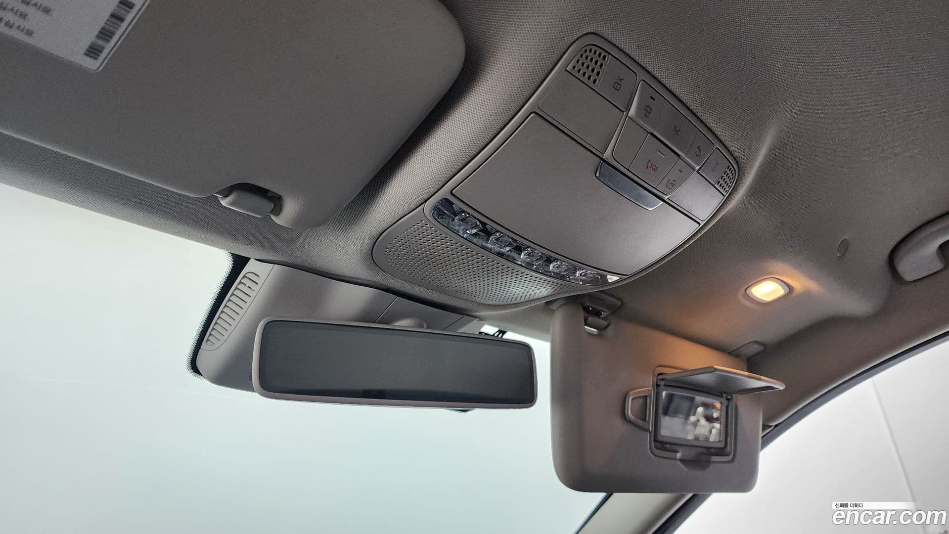 Main__Slider__Photo:C-Class Mercedes-Benz 2019.10-16