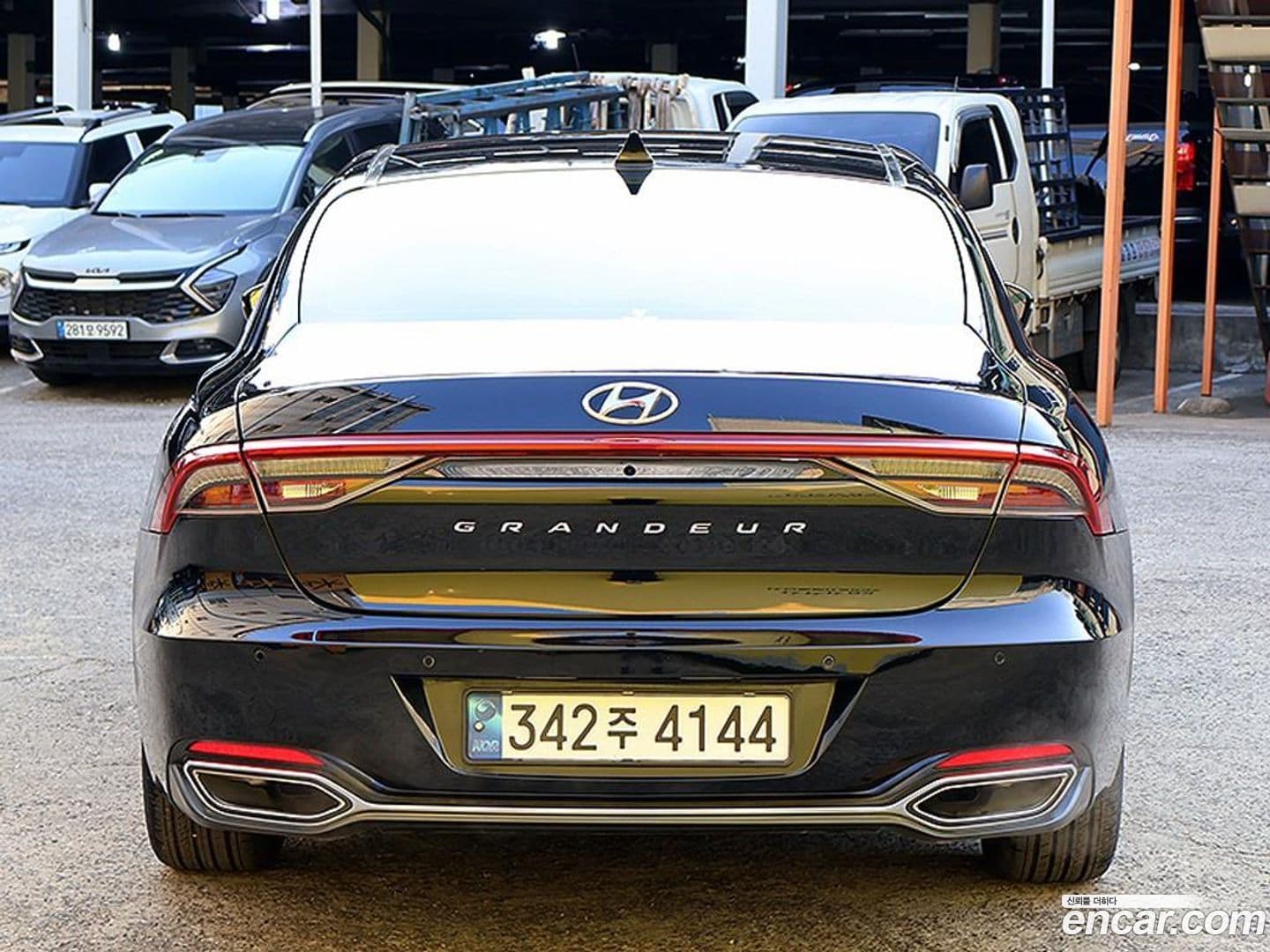 Main__Slider__Photo:Grandeur Hyundai 2022.6-3