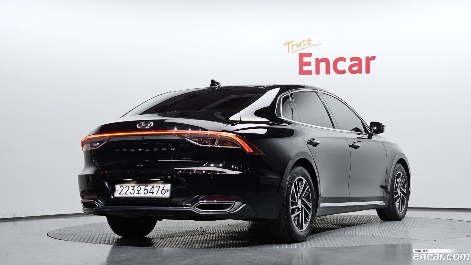 Main__Slider__Photo:Grandeur Hyundai 2020.4-1