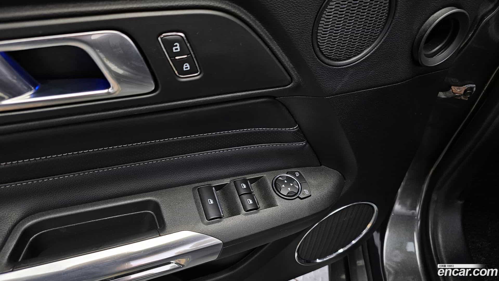 Mustang Ford 2020.3-OPTION-018