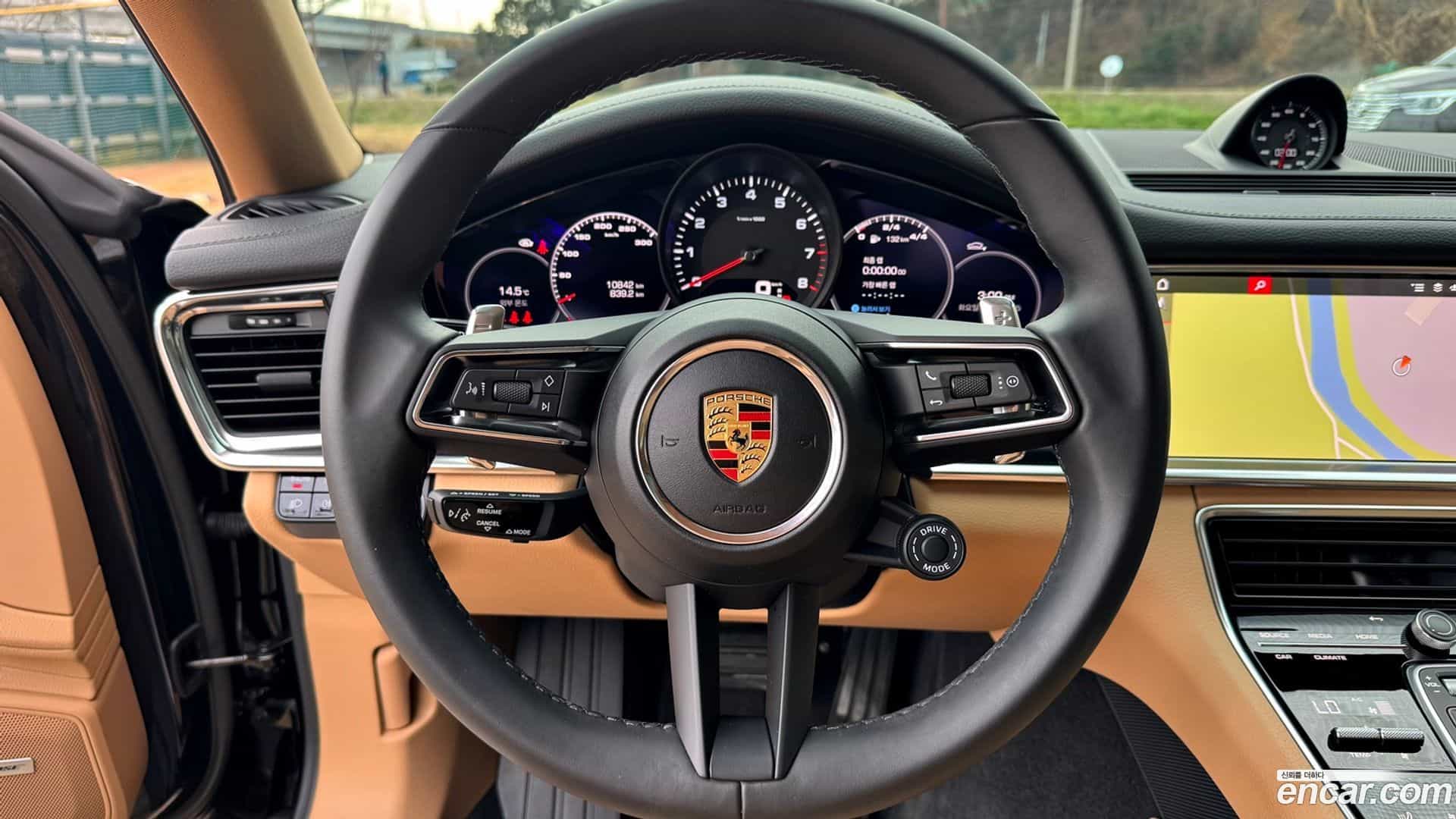 Panamera Porsche 2021.2-INNER-010
