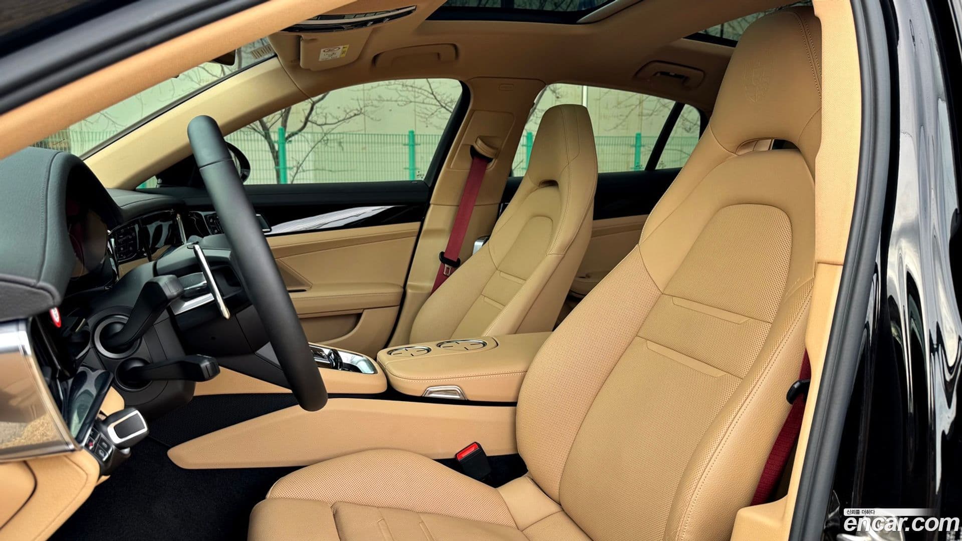 Main__Slider__Photo:Panamera Porsche 2021.2-11