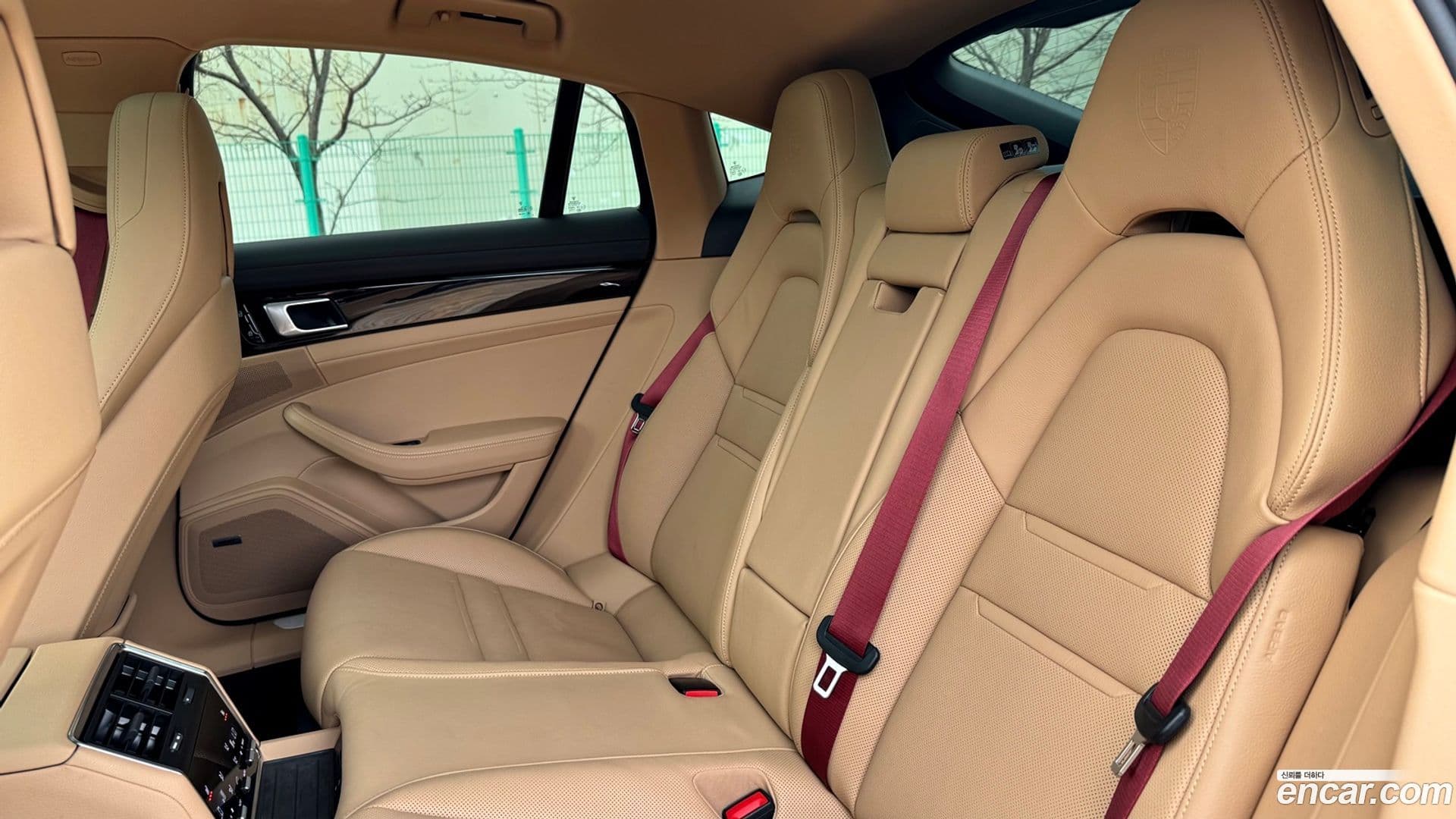 Main__Slider__Photo:Panamera Porsche 2021.2-12