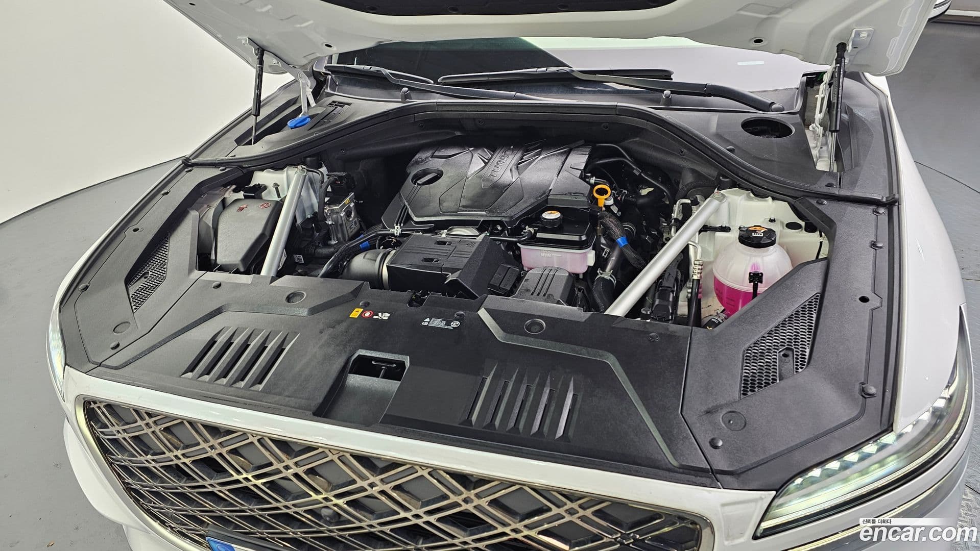 Main__Slider__Photo:GV70 Genesis 2025.2-5