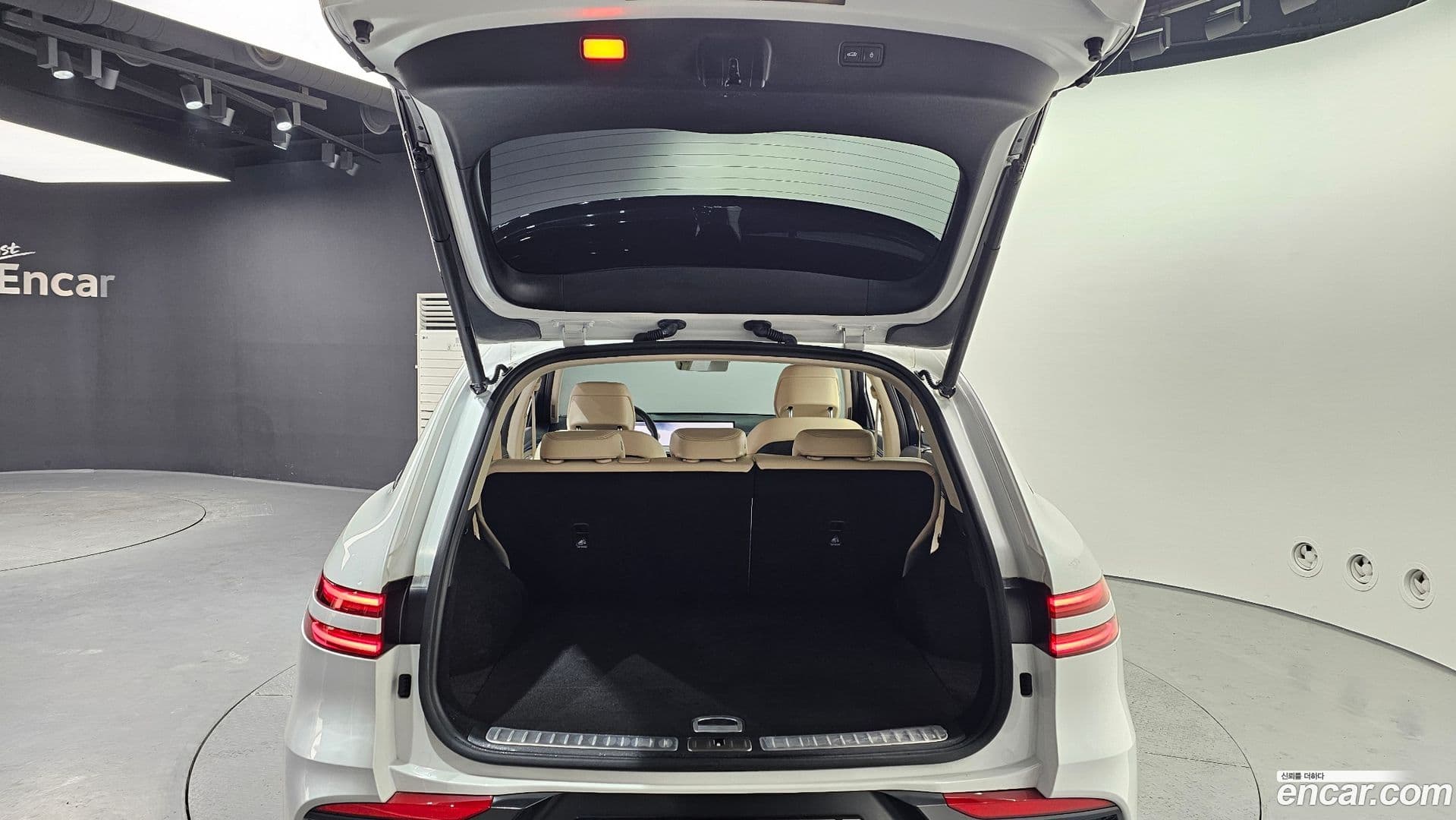 Main__Slider__Photo:GV70 Genesis 2025.2-19