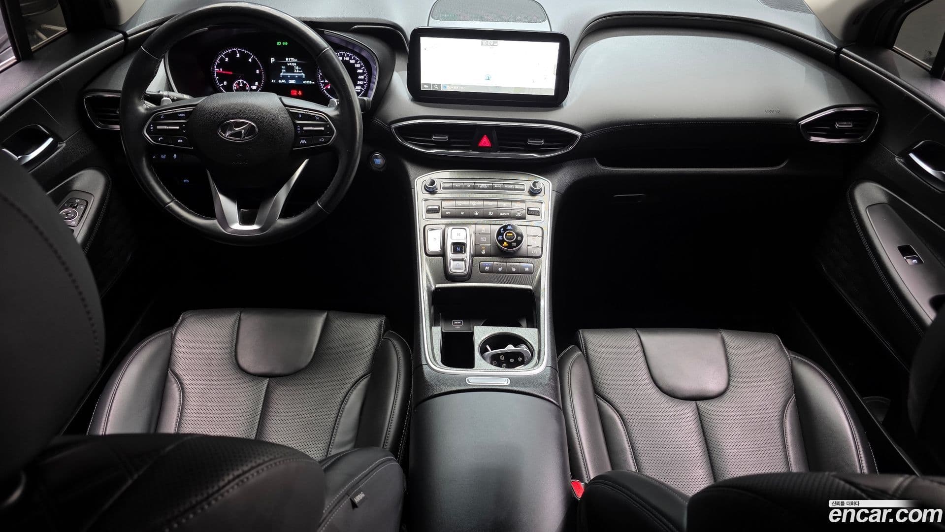 Main__Slider__Photo:Santafe Hyundai 2022.11-6