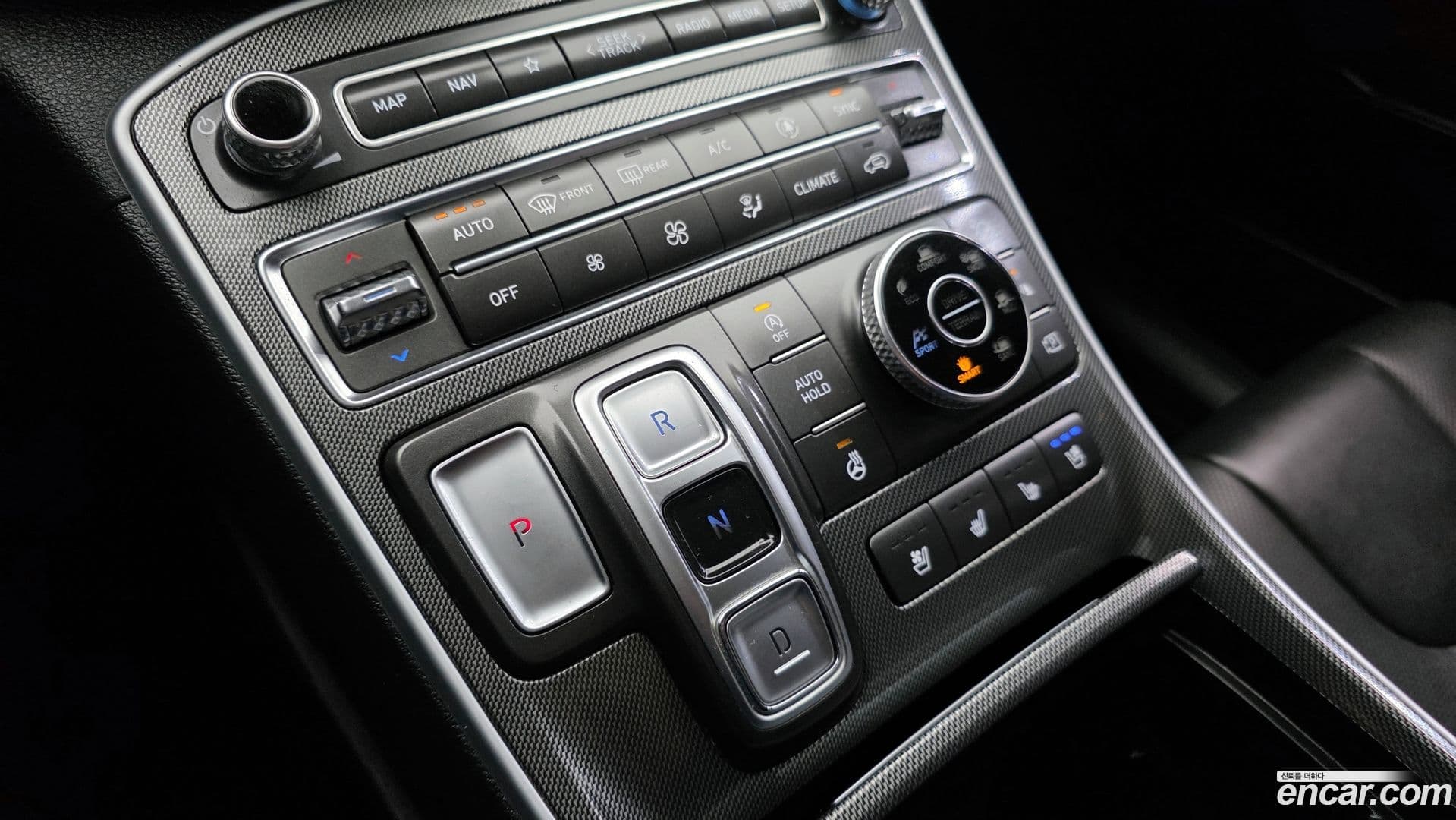 Main__Slider__Photo:Santafe Hyundai 2022.11-8