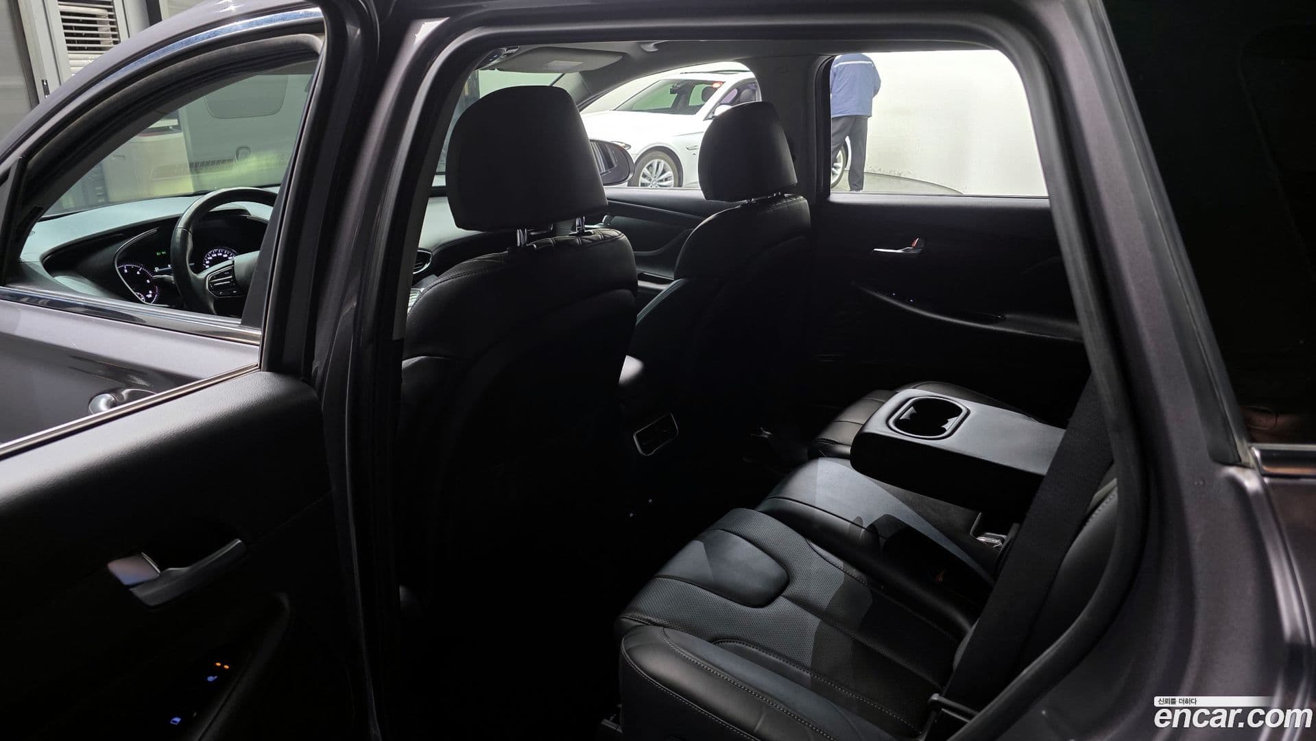 Main__Slider__Photo:Santafe Hyundai 2022.11-10