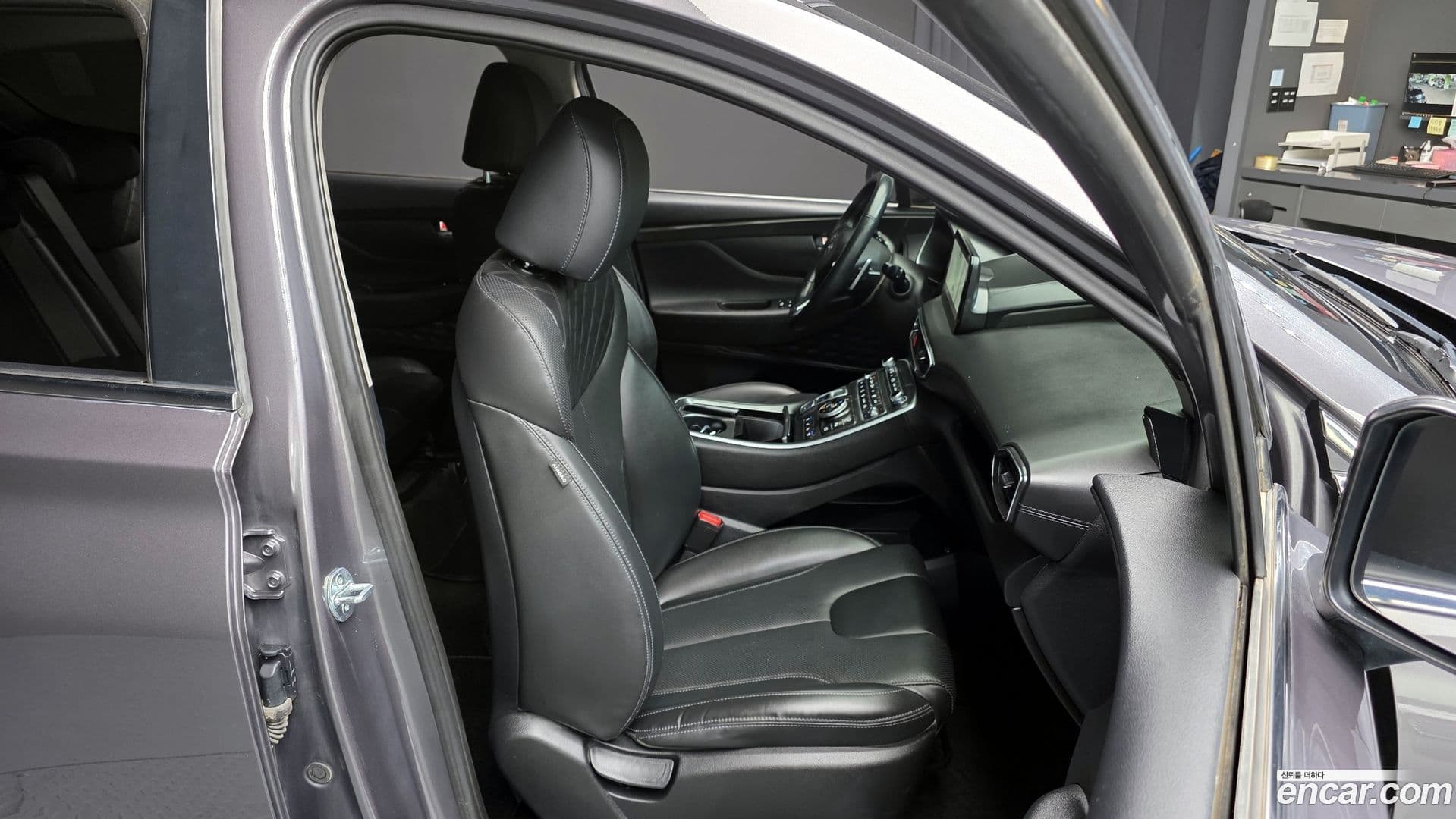 Main__Slider__Photo:Santafe Hyundai 2022.11-11