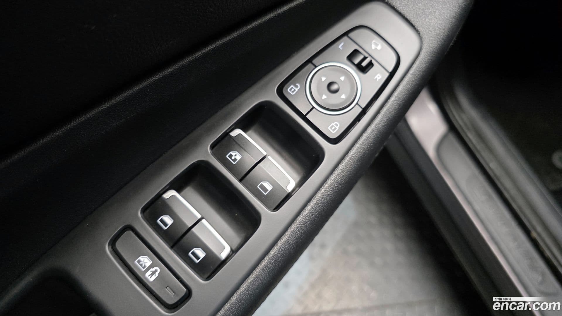 Main__Slider__Photo:Santafe Hyundai 2022.11-13