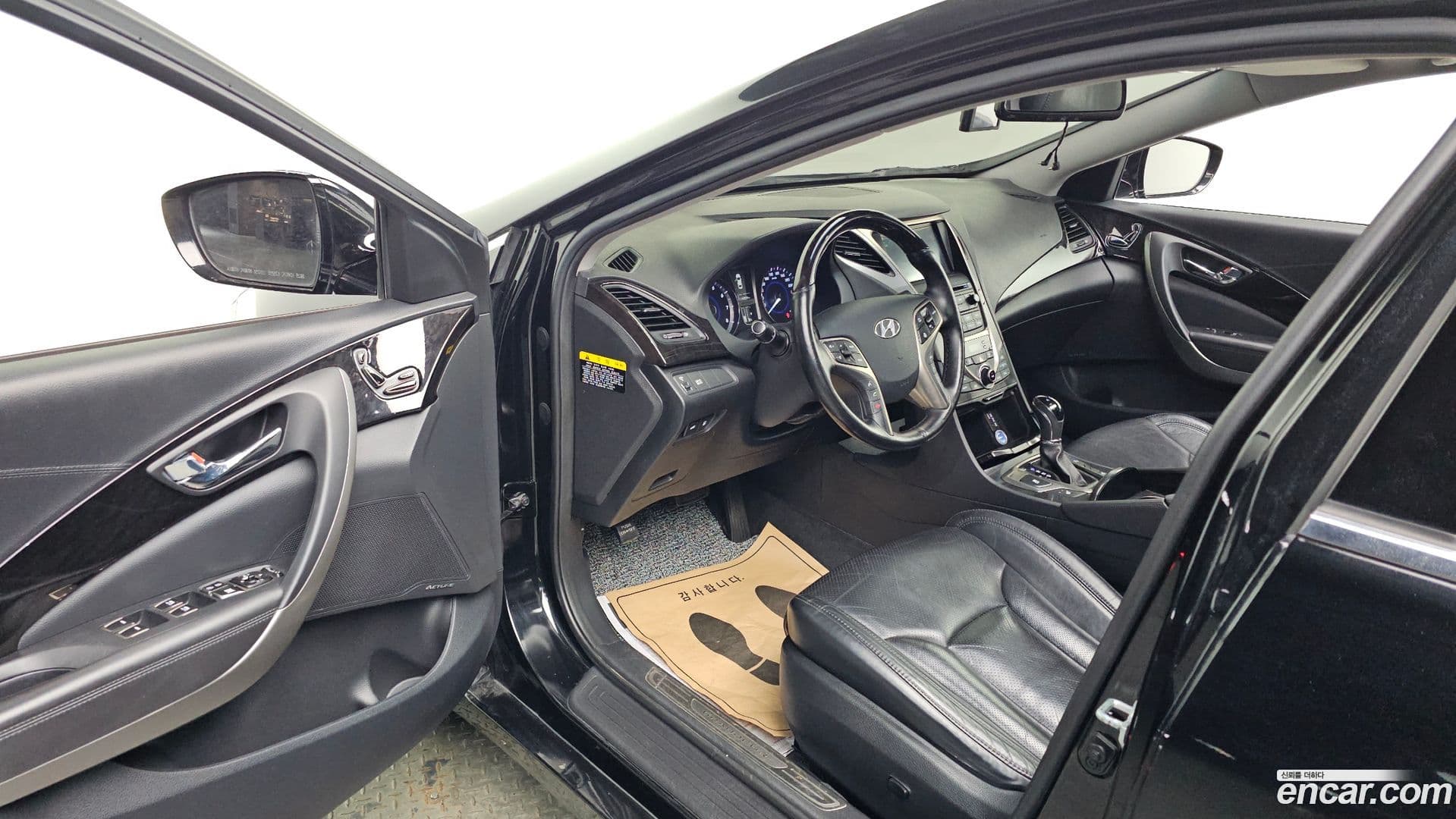 Main__Slider__Photo:Grandeur Hyundai 2014.0-9