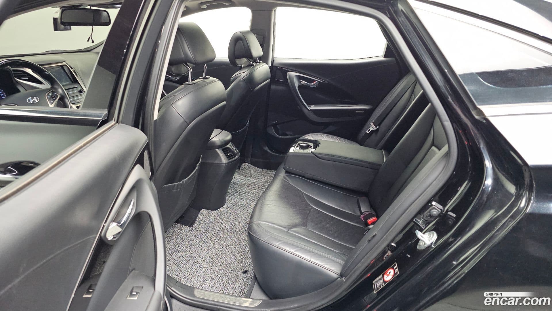 Main__Slider__Photo:Grandeur Hyundai 2014.0-10