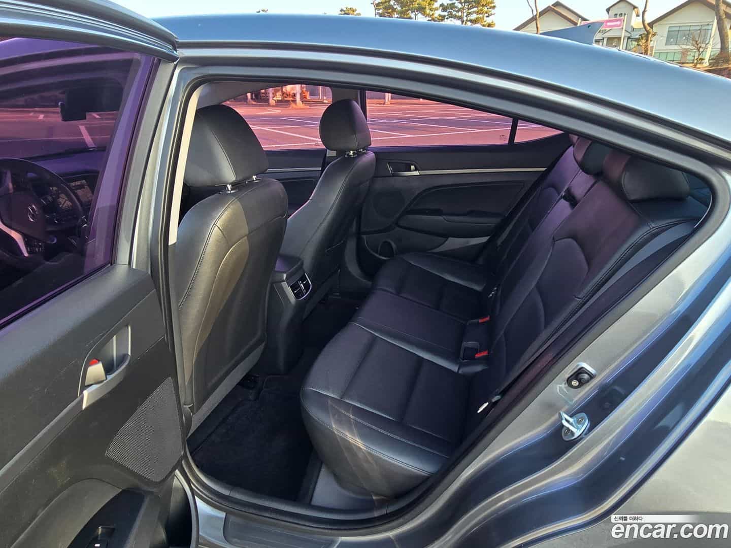 AVANTE Hyundai 2015.11-INNER-007