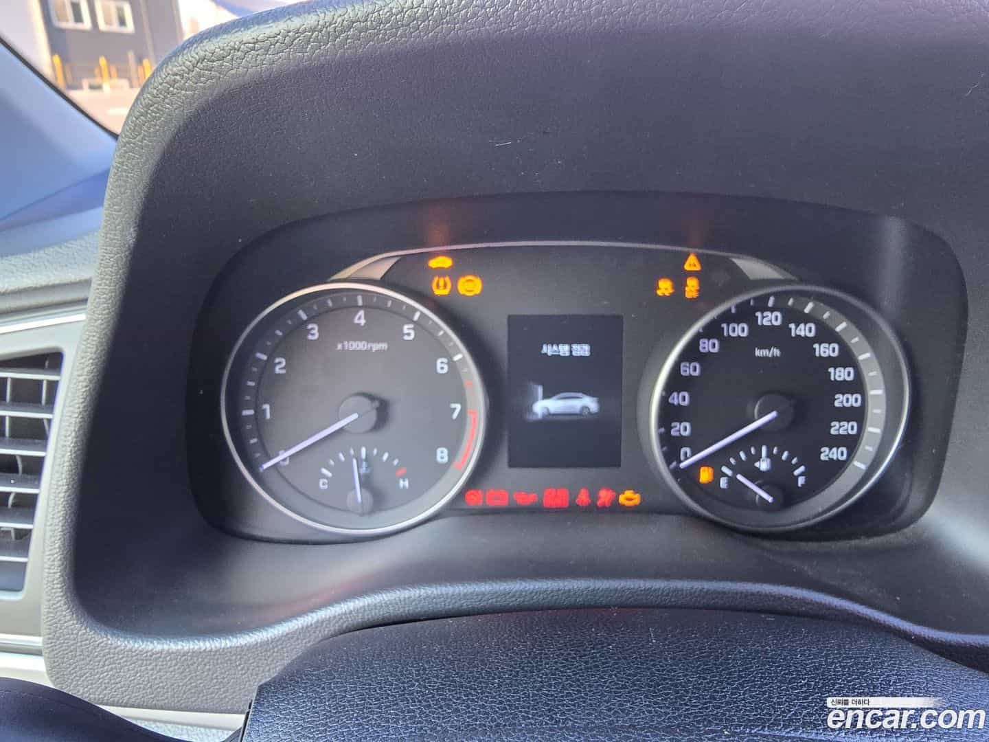 AVANTE Hyundai 2015.11-OPTION-019