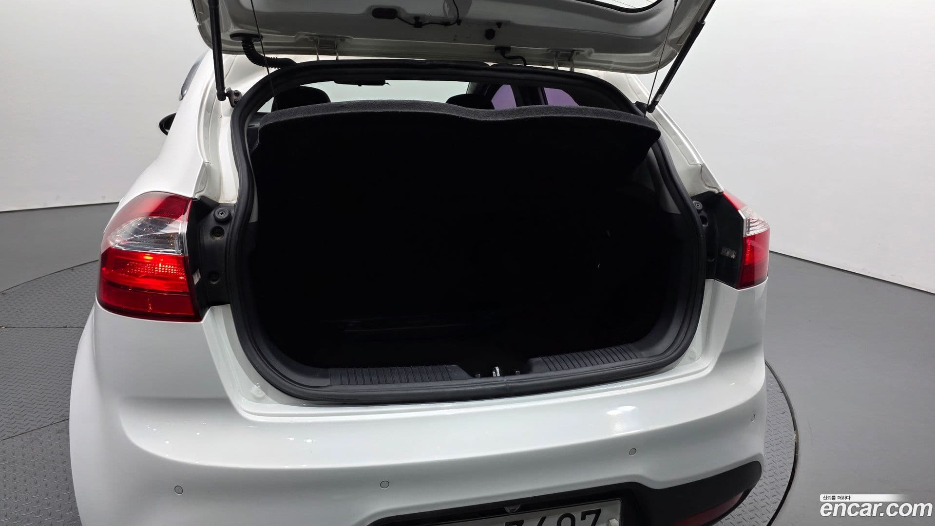 Main__Slider__Photo:pride Kia 2012.4-19