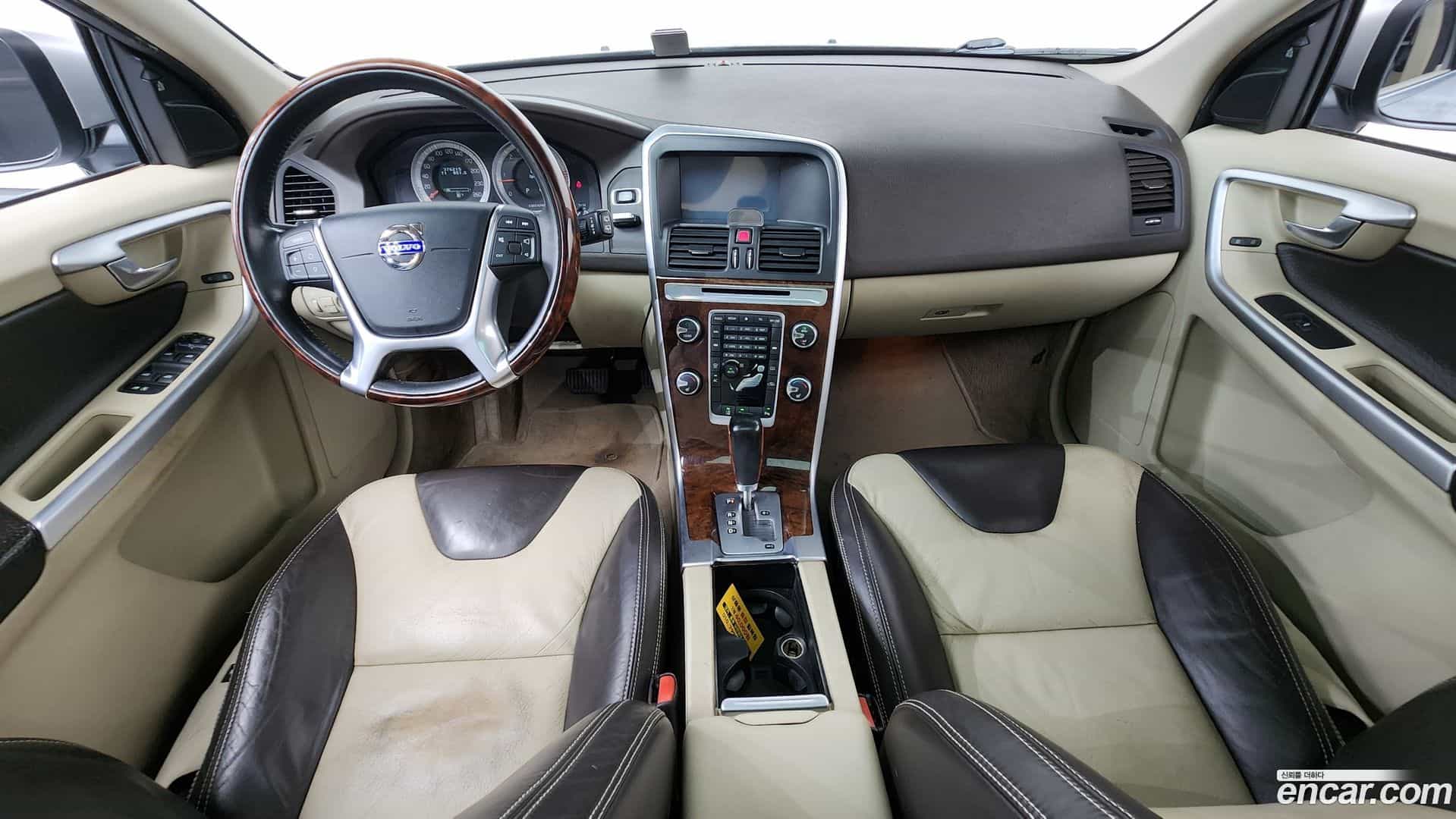 XC60 Volvo 2011.4-INNER-007