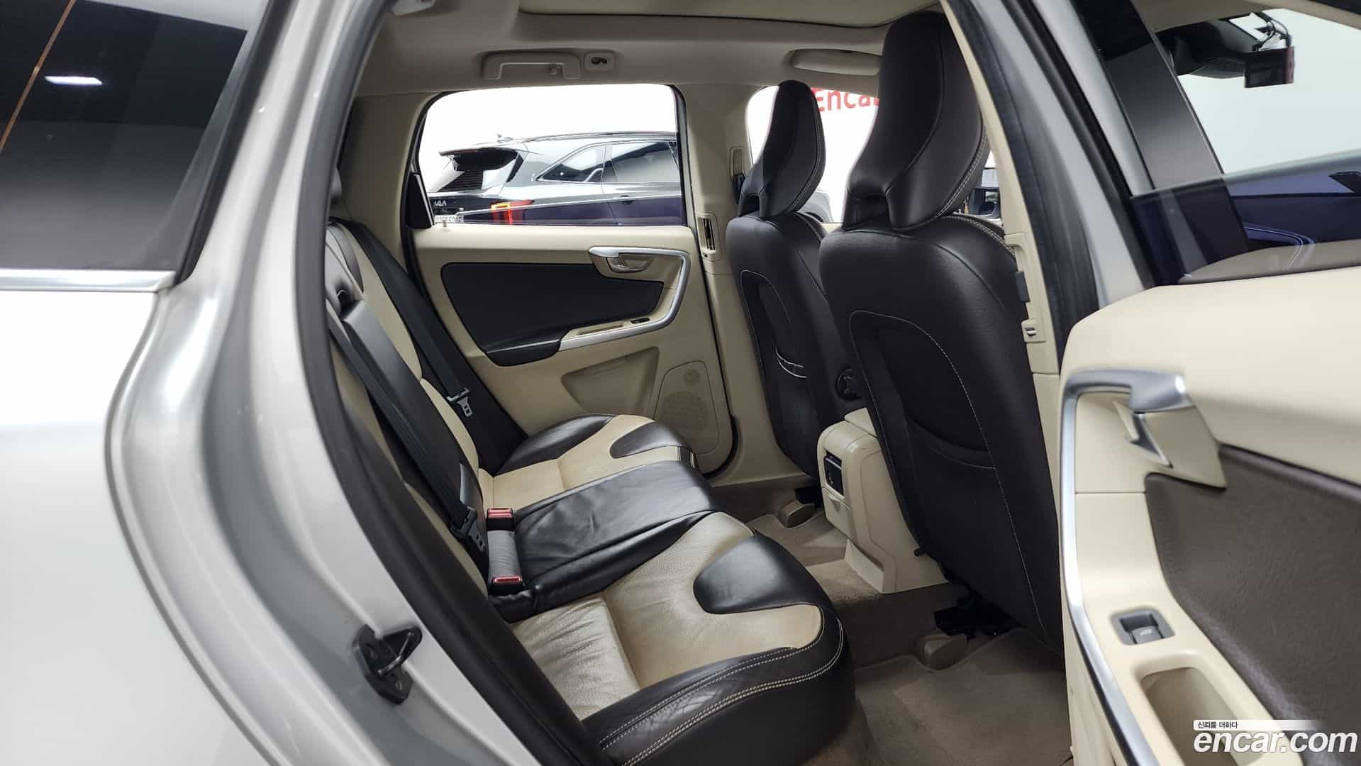 XC60 Volvo 2011.4-OPTION-016