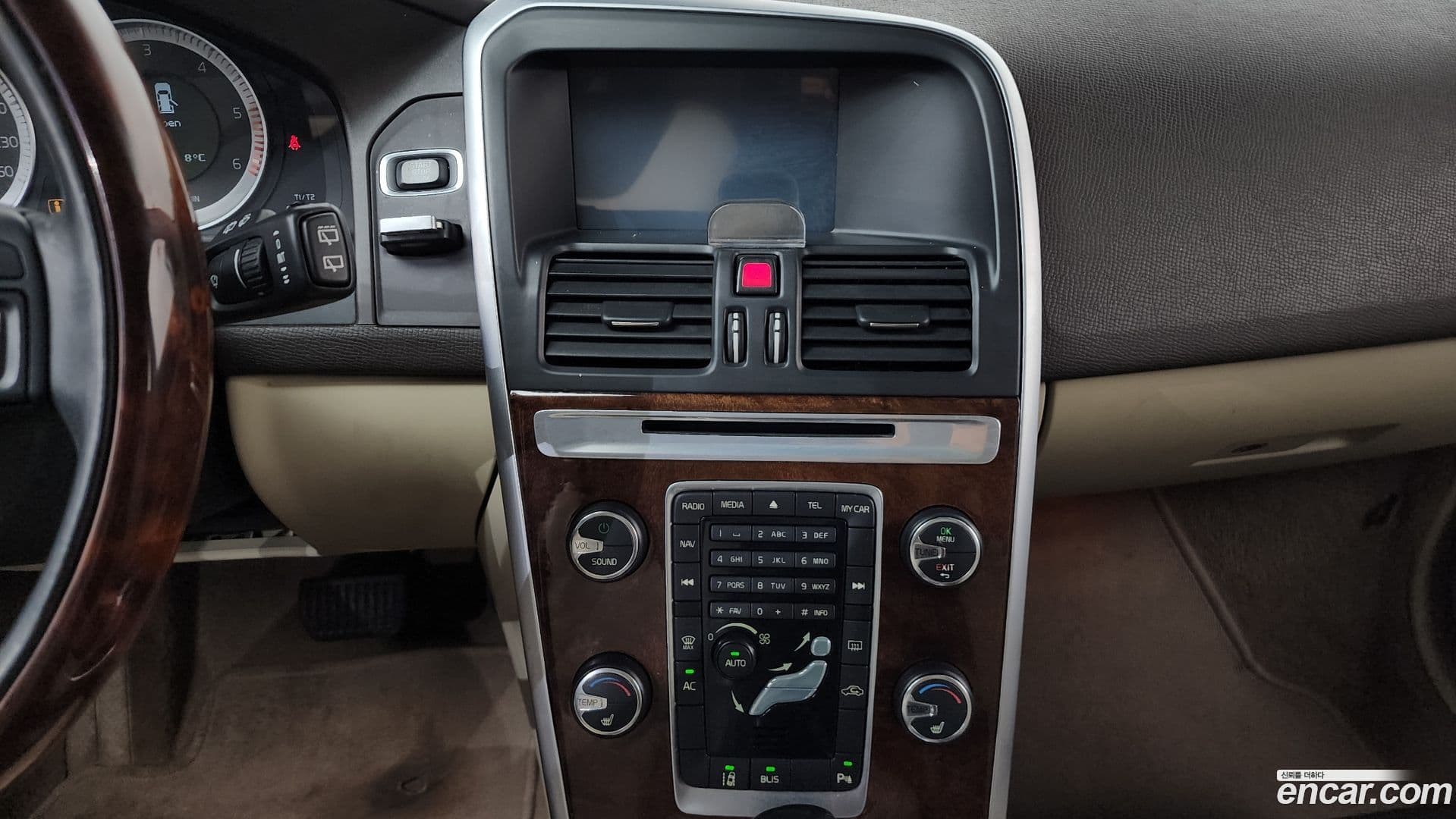 Main__Slider__Photo:XC60 Volvo 2011.4-13