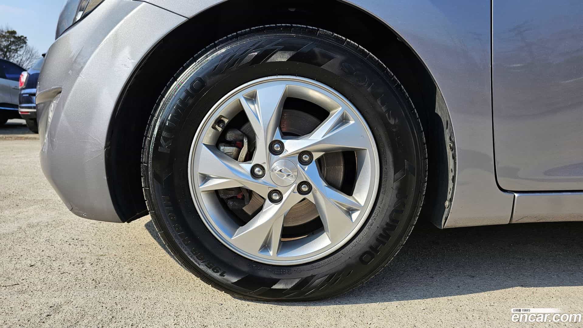 AVANTE Hyundai 2012.9-OUTER-005