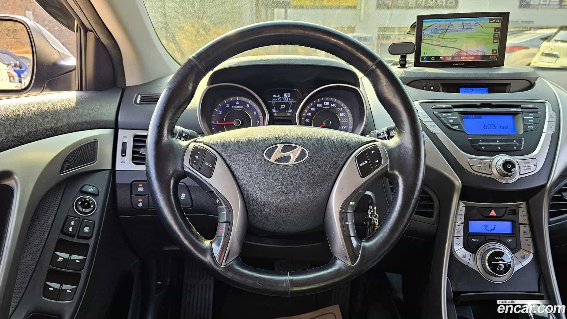 AVANTE Hyundai 2012.9-OPTION-020