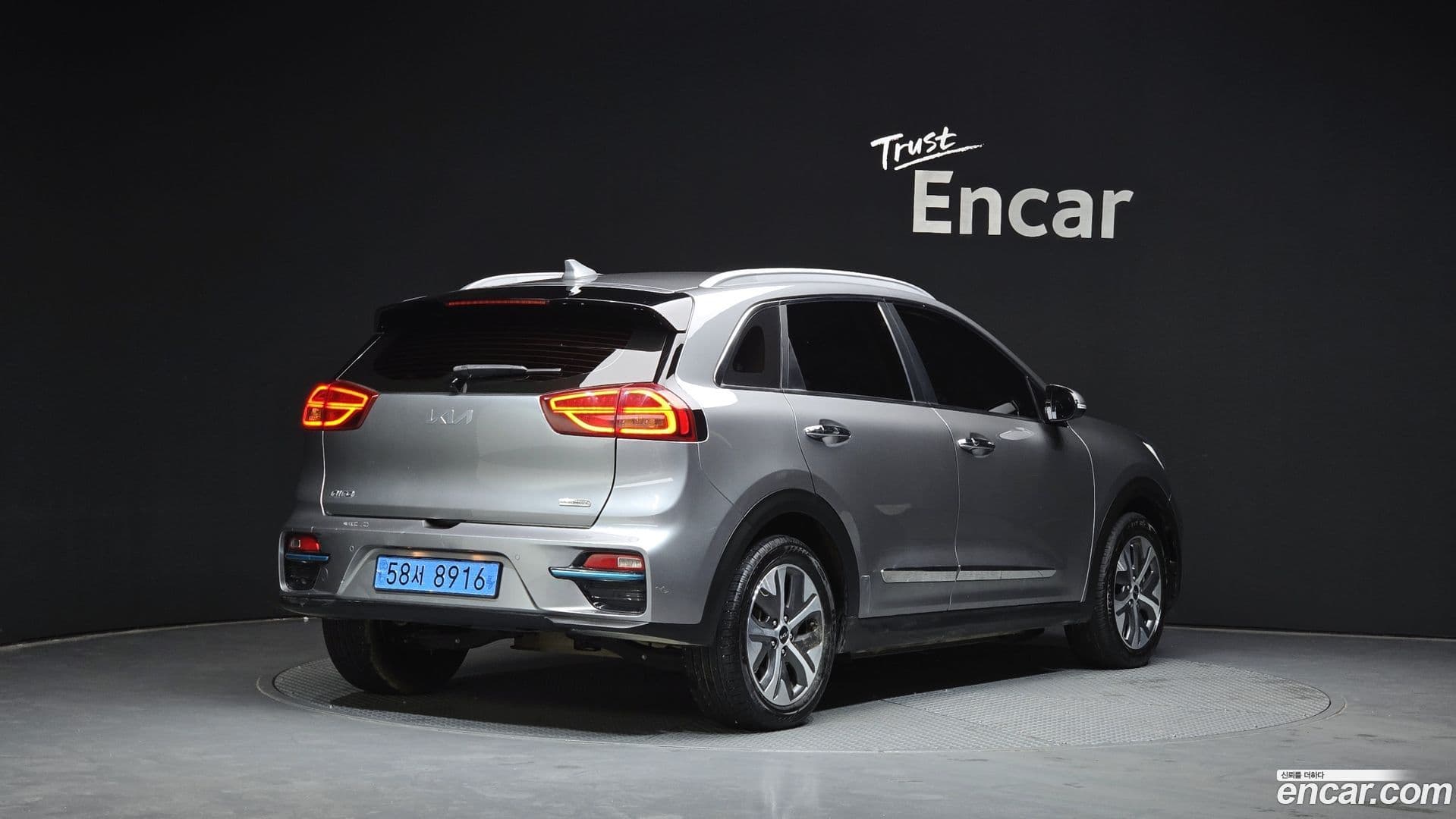 Main__Slider__Photo:Niro Kia 2021.9-1