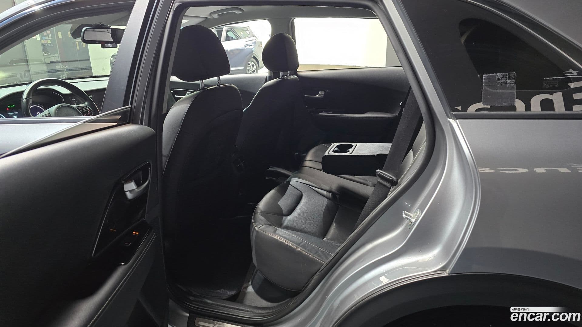 Main__Slider__Photo:Niro Kia 2021.9-10