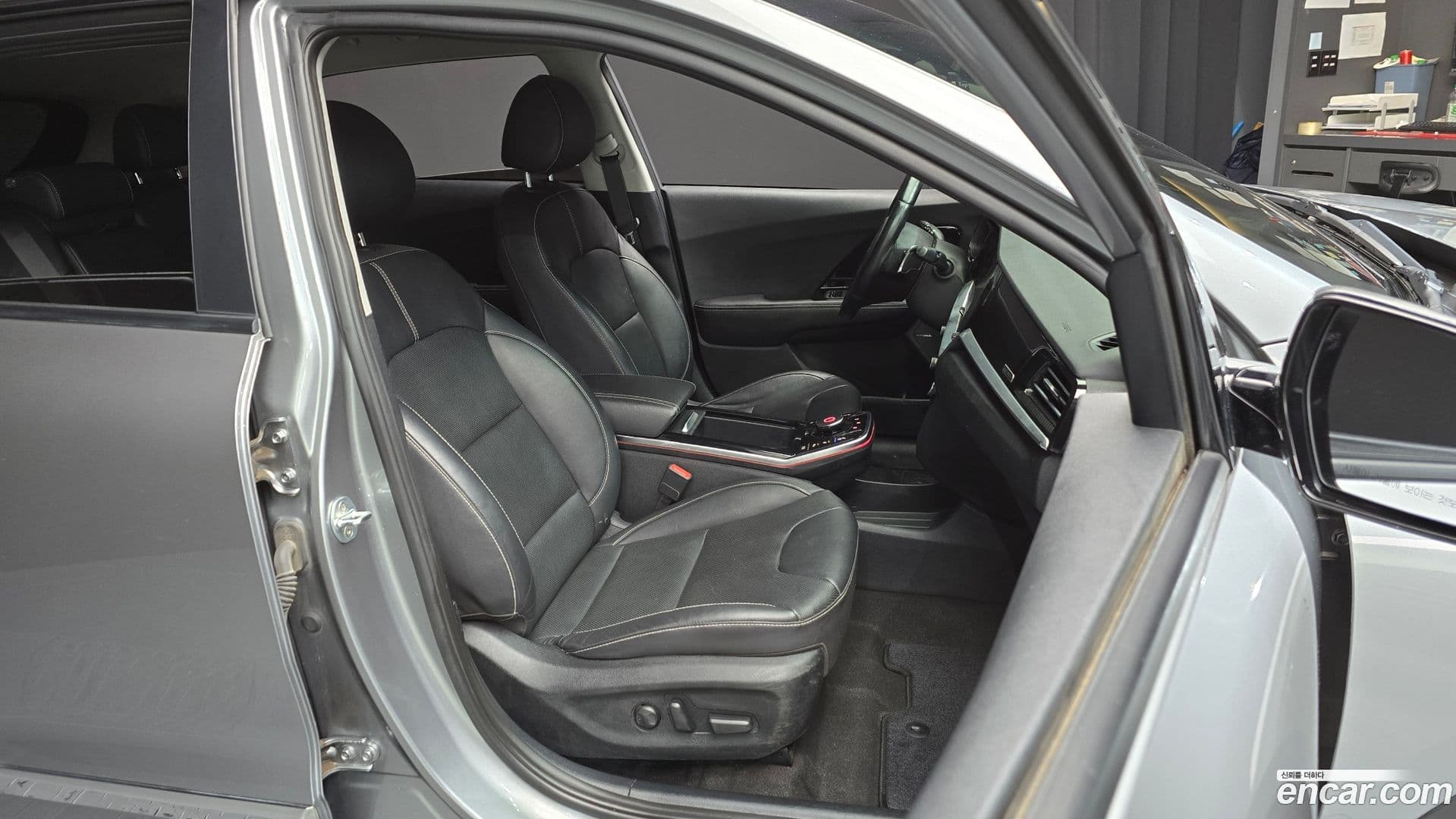 Main__Slider__Photo:Niro Kia 2021.9-11