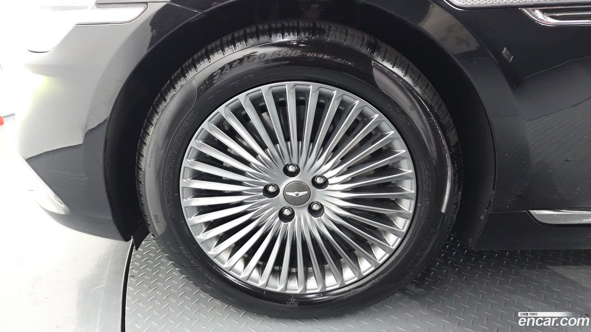 Main__Slider__Photo:G90 Genesis 2019.7-4