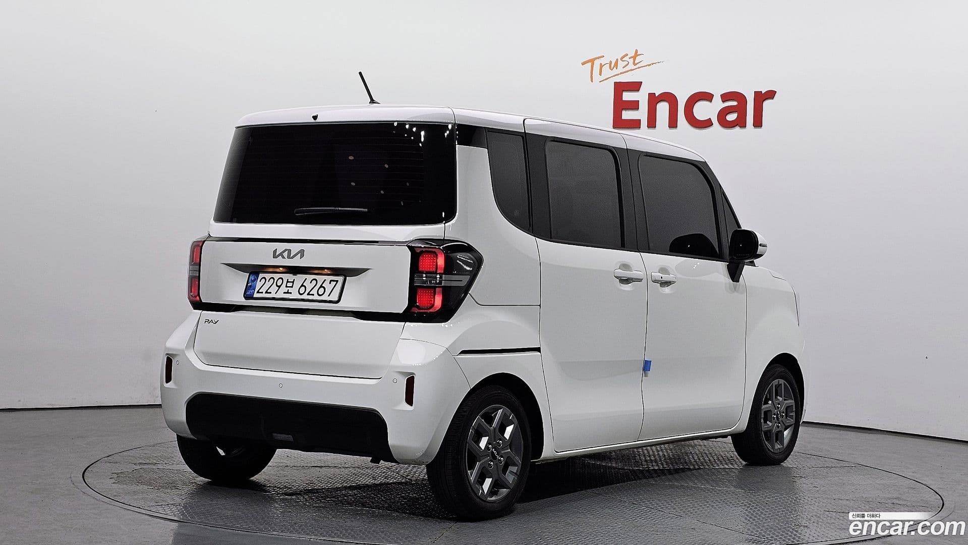 Main__Slider__Photo:RAY Kia 2022.11-1