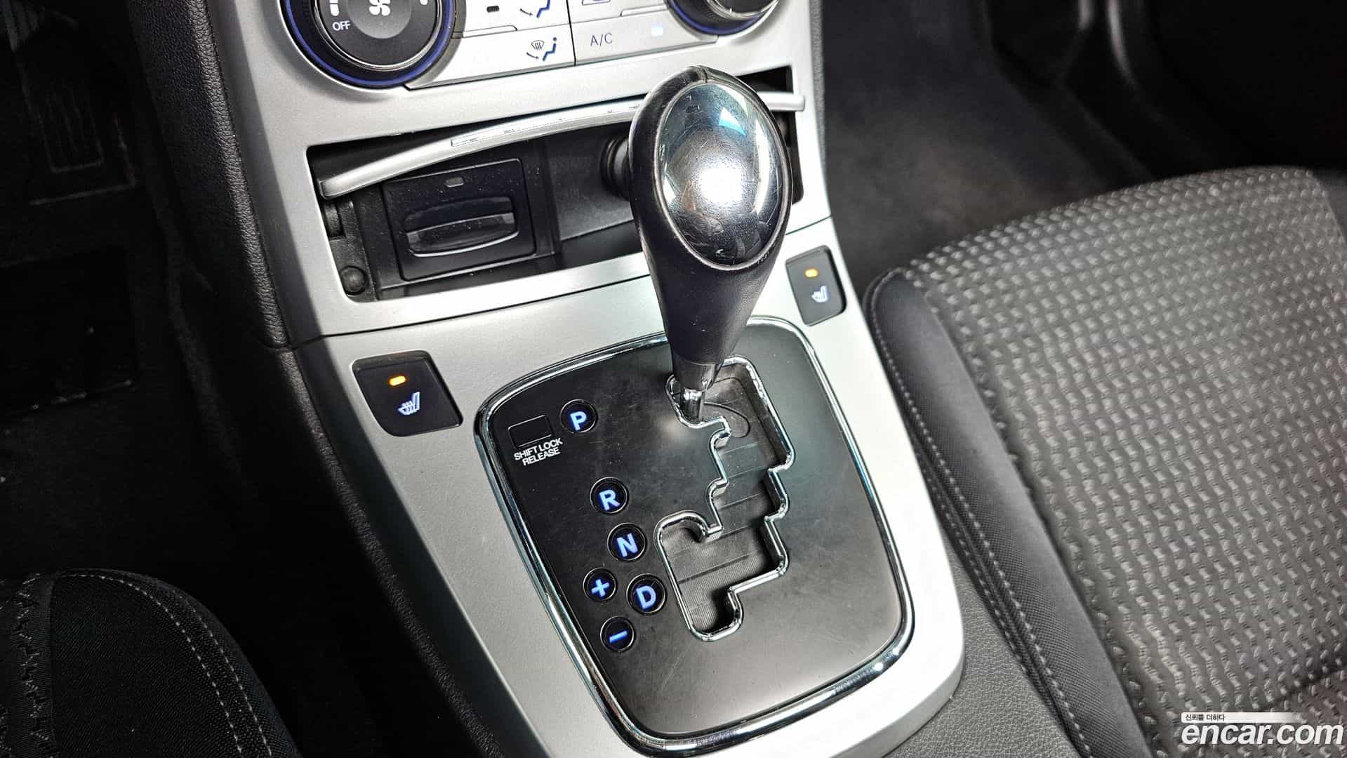 Genesis Hyundai 2010.2-INNER-009