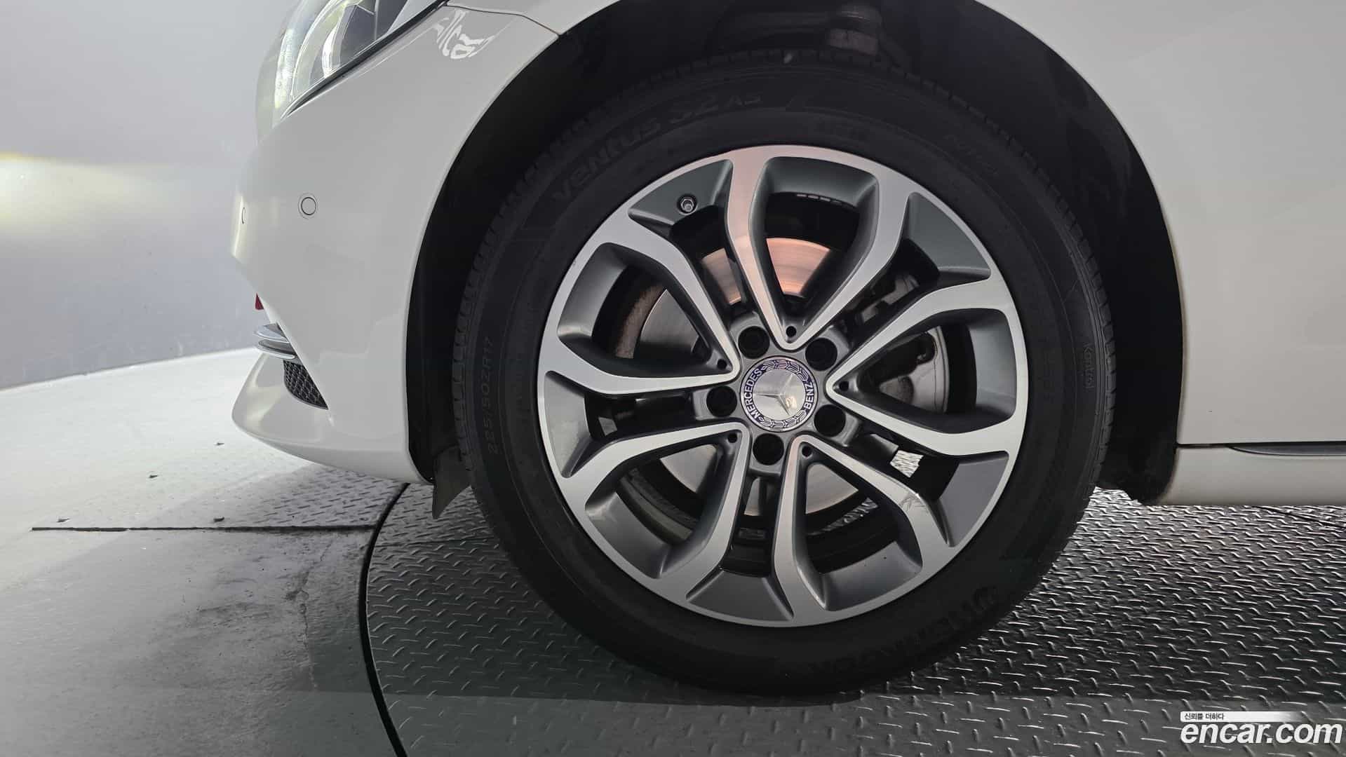 C-Class Mercedes-Benz 2014.9-OUTER-005