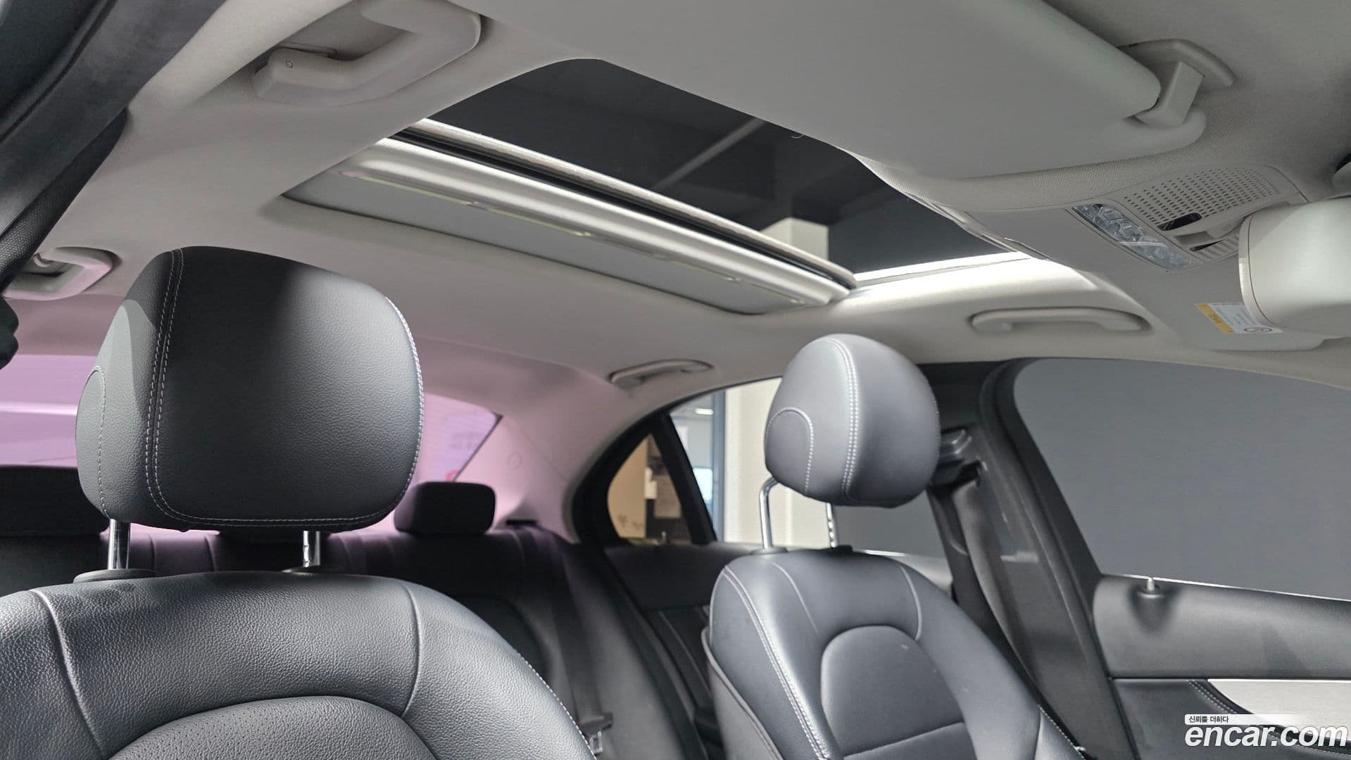 Main__Slider__Photo:C-Class Mercedes-Benz 2014.9-16