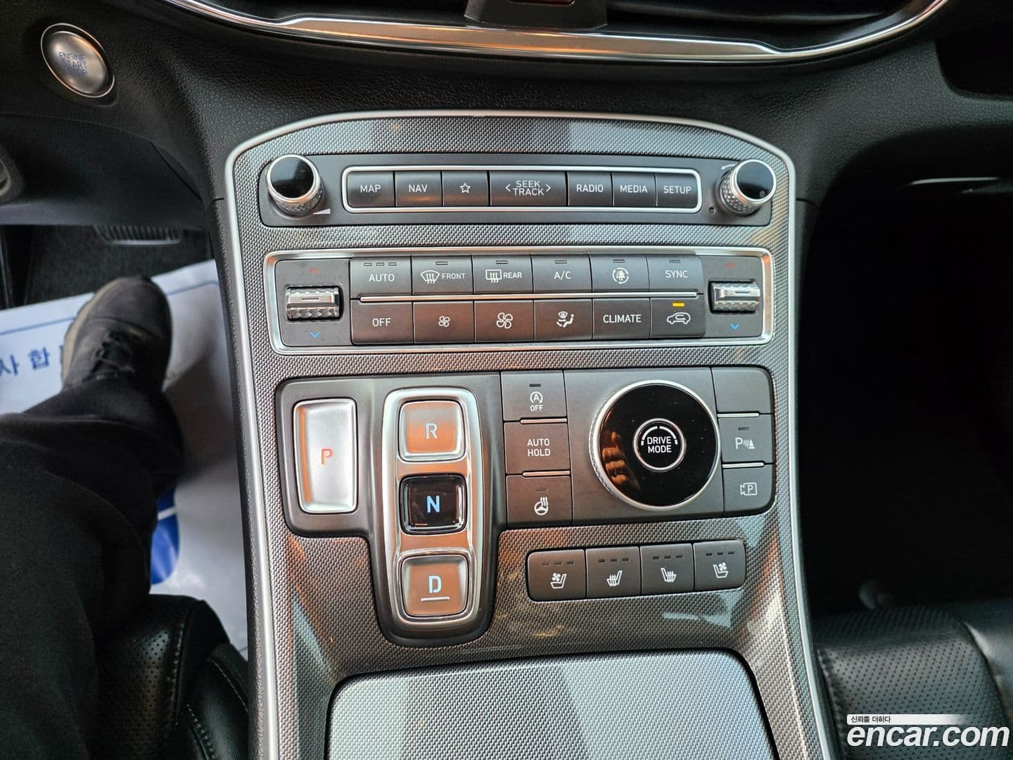 Main__Slider__Photo:Santafe Hyundai 2021.0-9