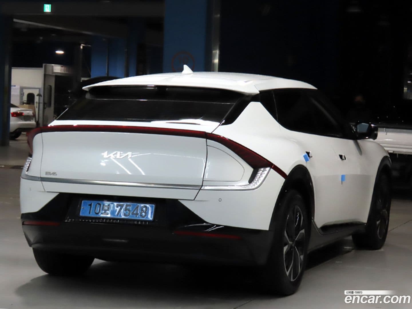 Main__Slider__Photo:EV6 Kia 2022.1-3