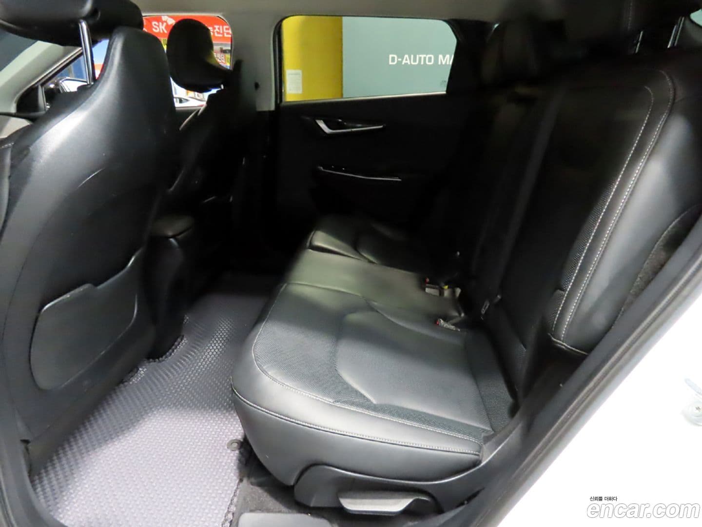 Main__Slider__Photo:EV6 Kia 2022.1-6