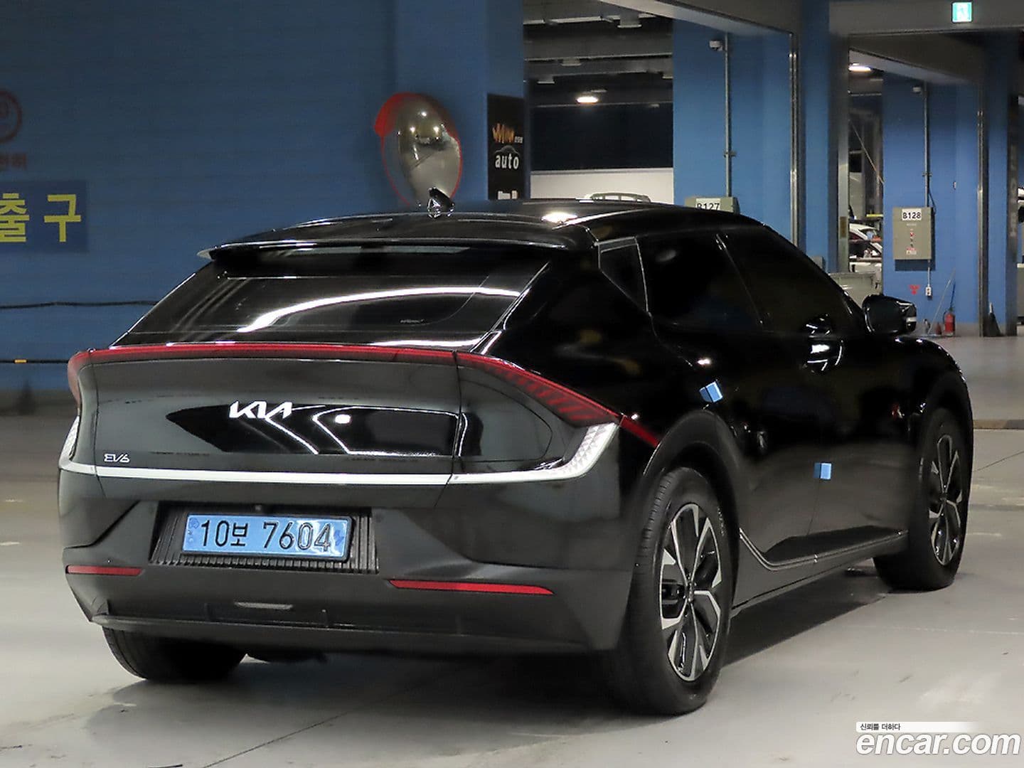 Main__Slider__Photo:EV6 Kia 2021.11-3