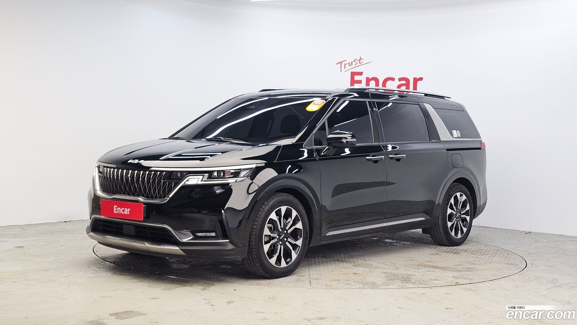 Main__Slider__Photo:Canival Kia 2022.4-0