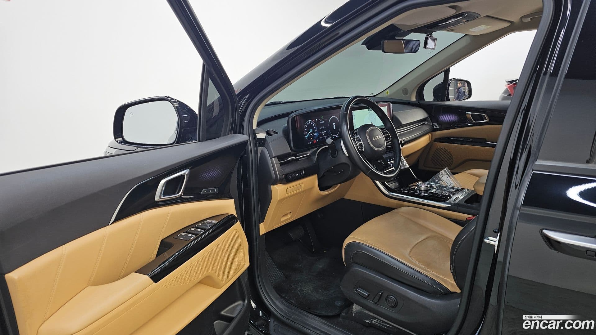 Main__Slider__Photo:Canival Kia 2022.4-9