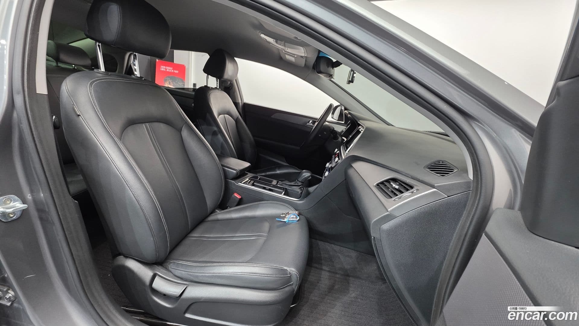 Main__Slider__Photo:Sonata Hyundai 2017.8-9