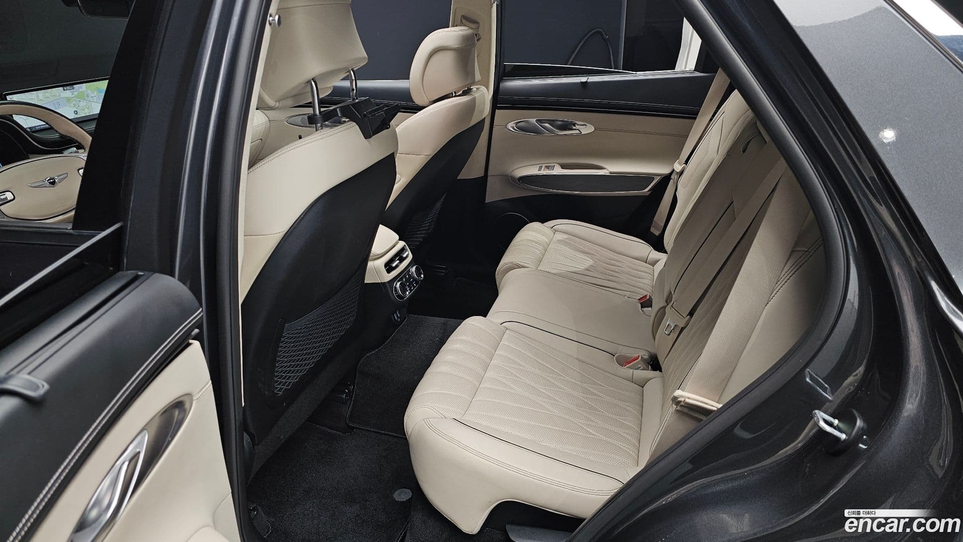 Main__Slider__Photo:GV70 Genesis 2021.1-11